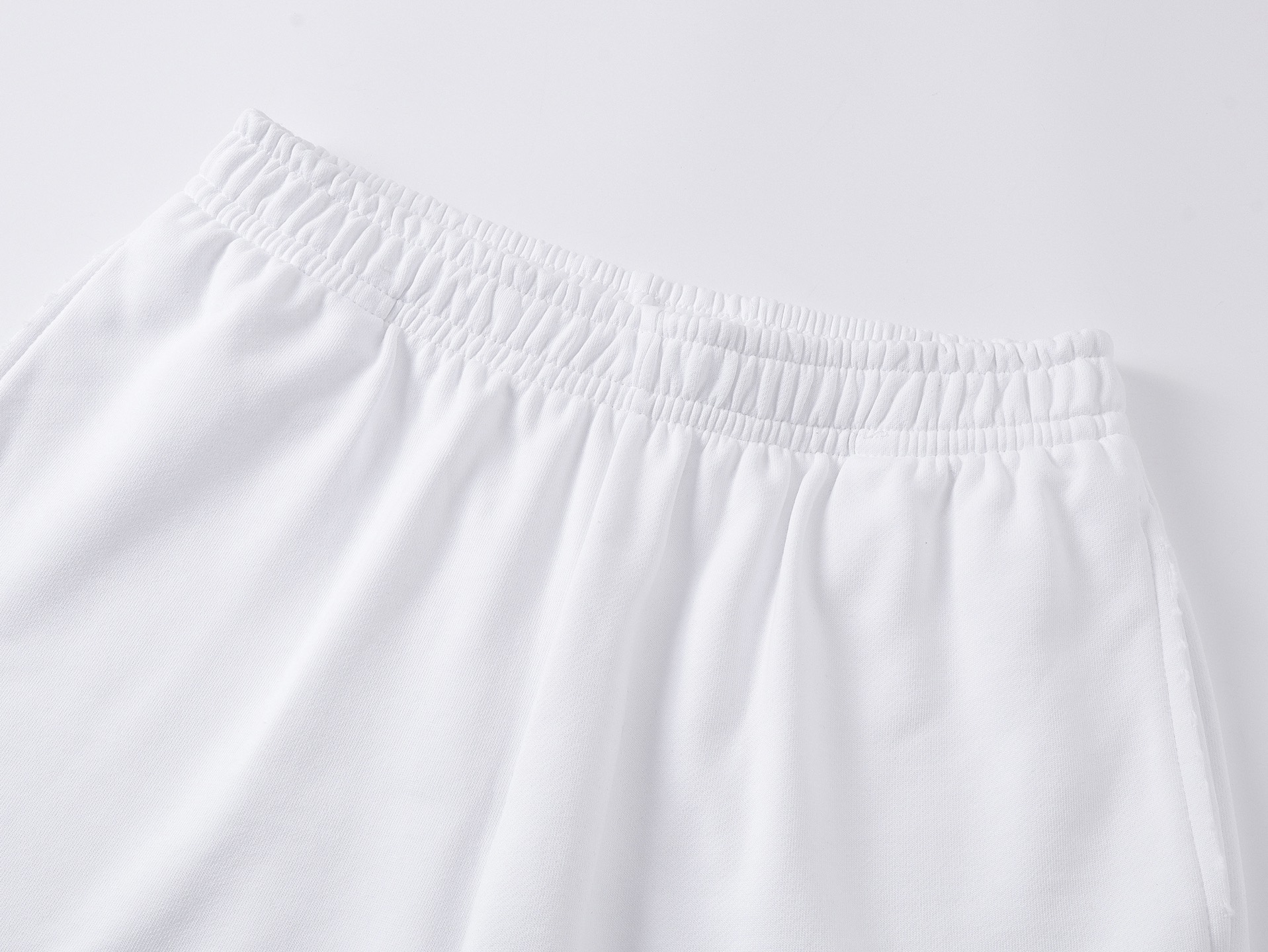 Balenciaga 官网品质BALENCI*GA/巴黎 2026新款 巴黎错乱字母胶带直喷印花磨烂做旧短裤