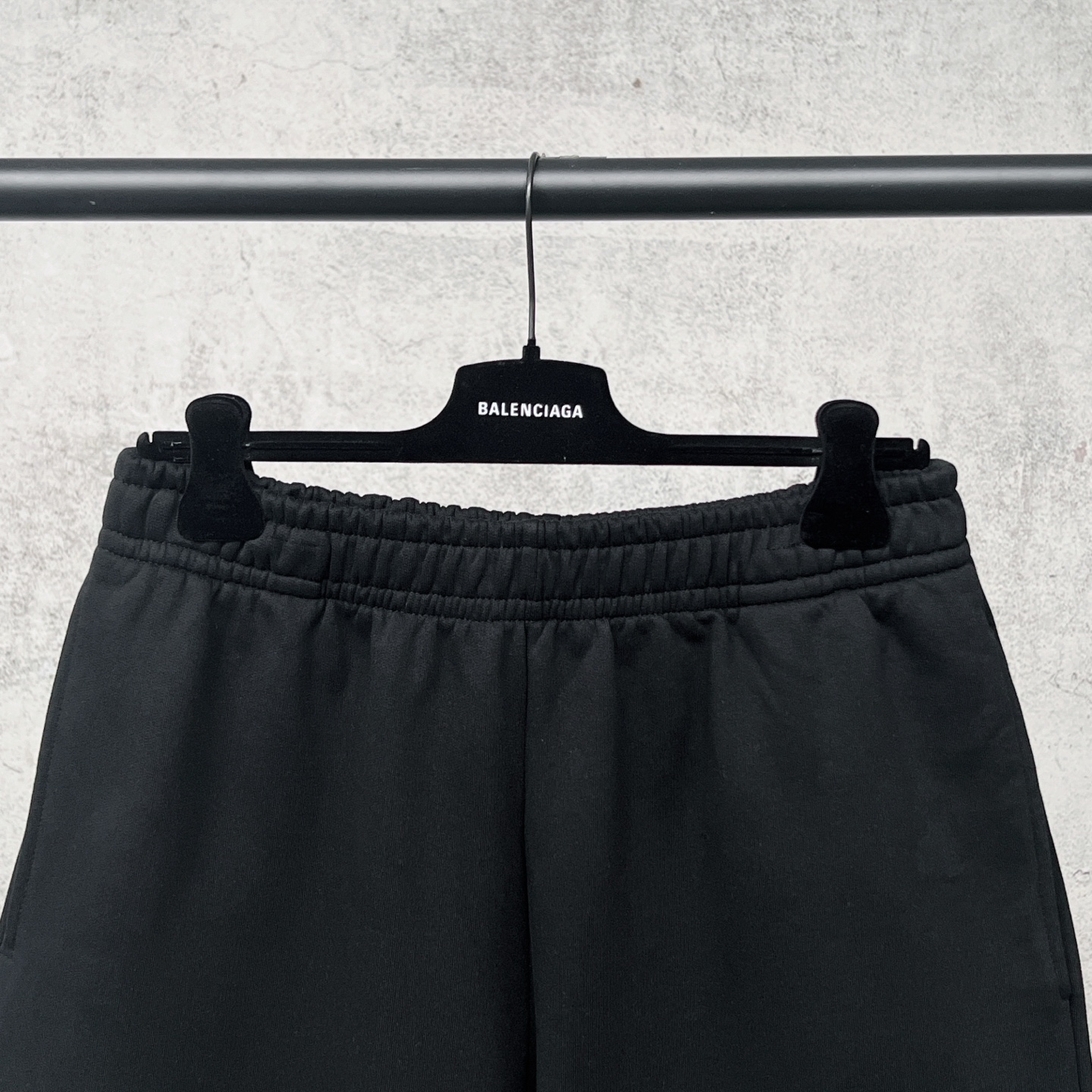 Balenciaga 官网品质BALENCI*GA/巴黎 2026新款 巴黎字母刺绣3M直喷印花短裤