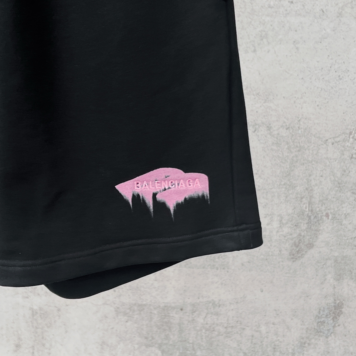 Balenciaga 官网品质BALENCI*GA/巴黎 2026新款 巴黎字母刺绣3M直喷印花短裤