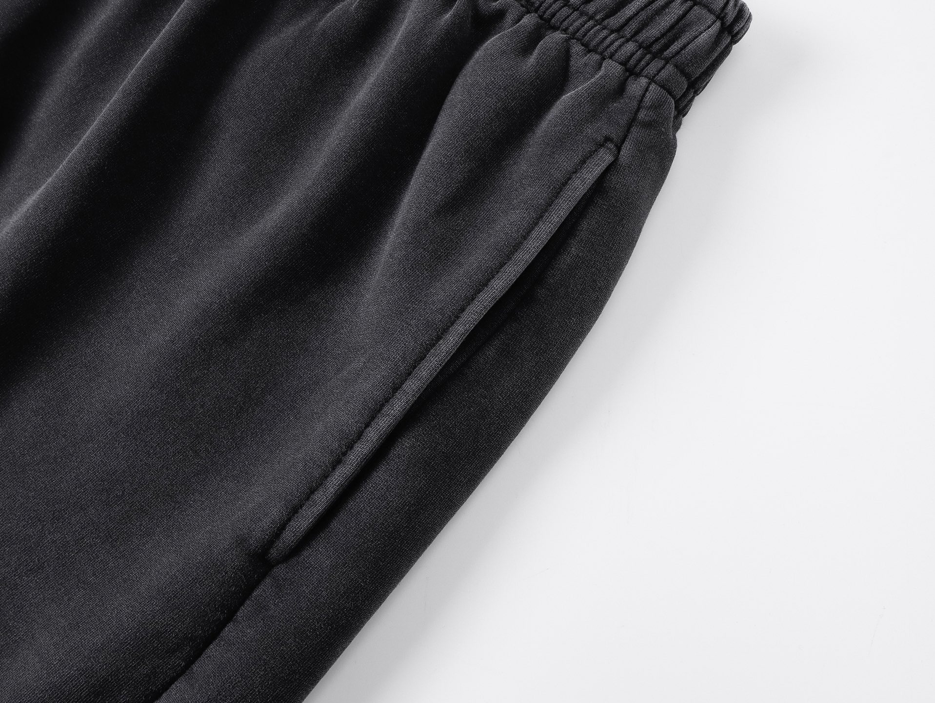 Balenciaga 官网品质BALENCI*GA/巴黎 2026新款 巴黎美纹纸胶带 字母直喷印花洗水磨烂做旧短裤