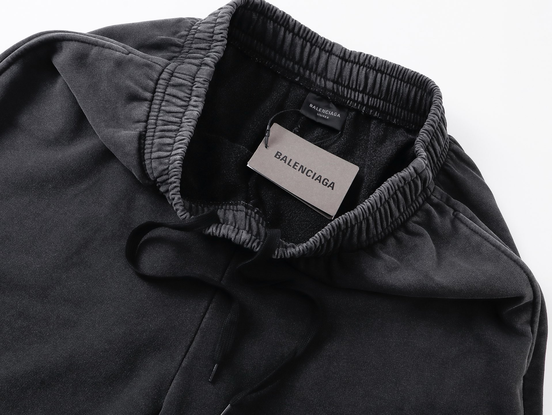 Balenciaga 官网品质BALENCI*GA/巴黎 2026新款 巴黎美纹纸胶带 字母直喷印花洗水磨烂做旧短裤