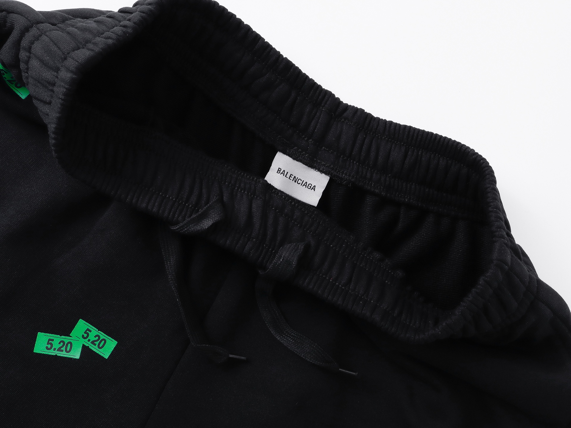 Balenciaga 官网品质BALENCI*GA/巴黎 2026新款 巴黎5 20贴纸印花 左边刺绣巴黎小字母短裤