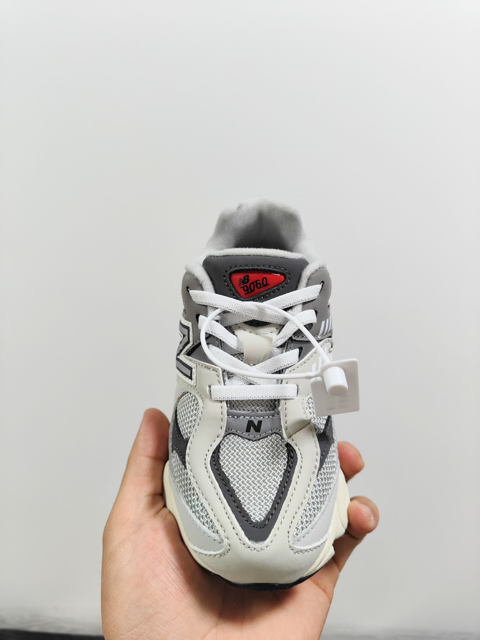 图片[6]-NB 9060 松紧带款童鞋26-37码 海外版NB 9060配色不仅显档次，鞋子也更轻盈️❗️时尚大气的外观设计，后跟“小象蹄”的独特照型，百搭又显腿长❗️必入款老爹鞋💕-选品中心