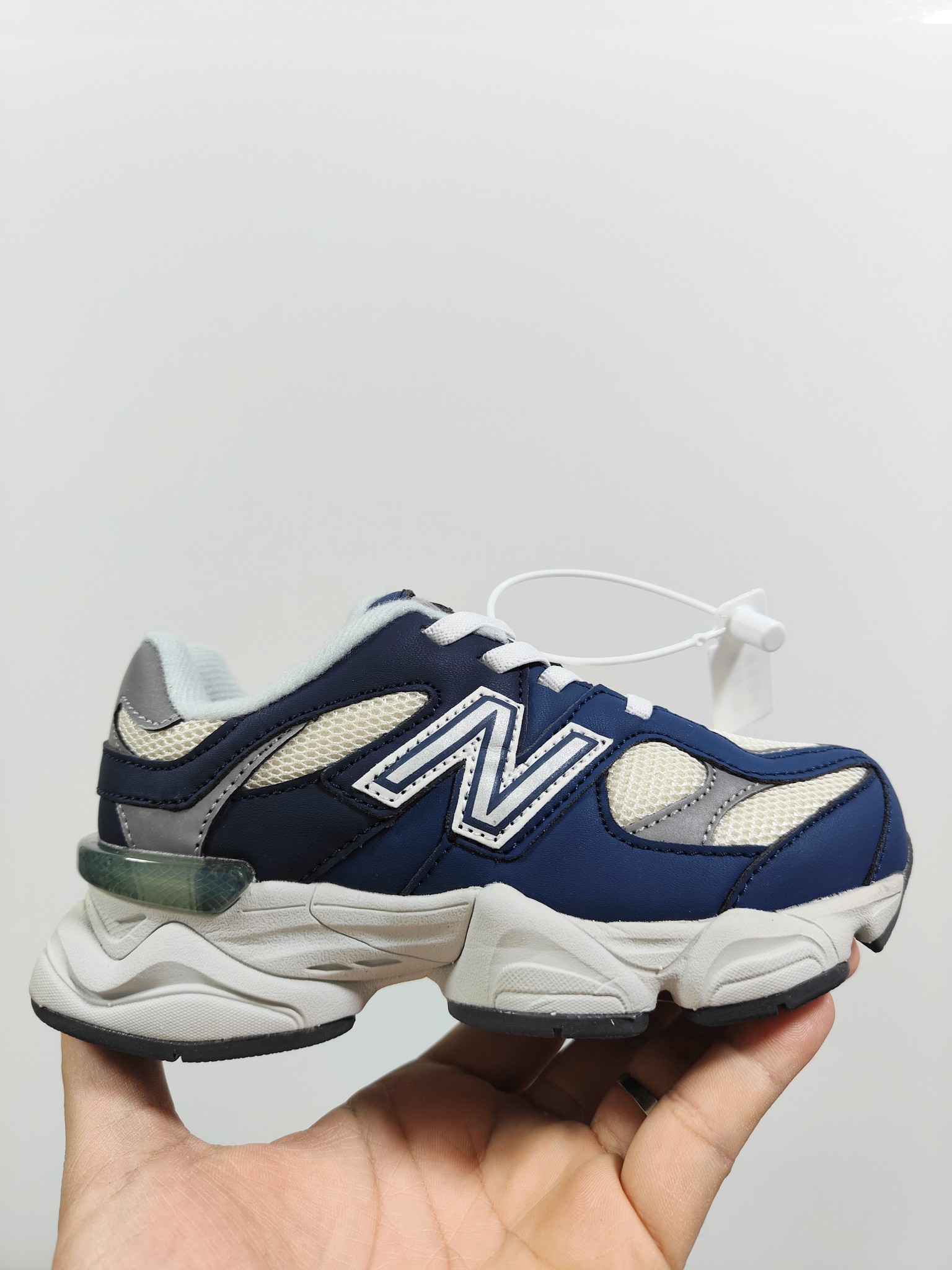 图片[7]-NB 9060 松紧带款童鞋26-37码 海外版NB 9060配色不仅显档次，鞋子也更轻盈️❗️时尚大气的外观设计，后跟“小象蹄”的独特照型，百搭又显腿长❗️必入款老爹鞋💕-选品中心