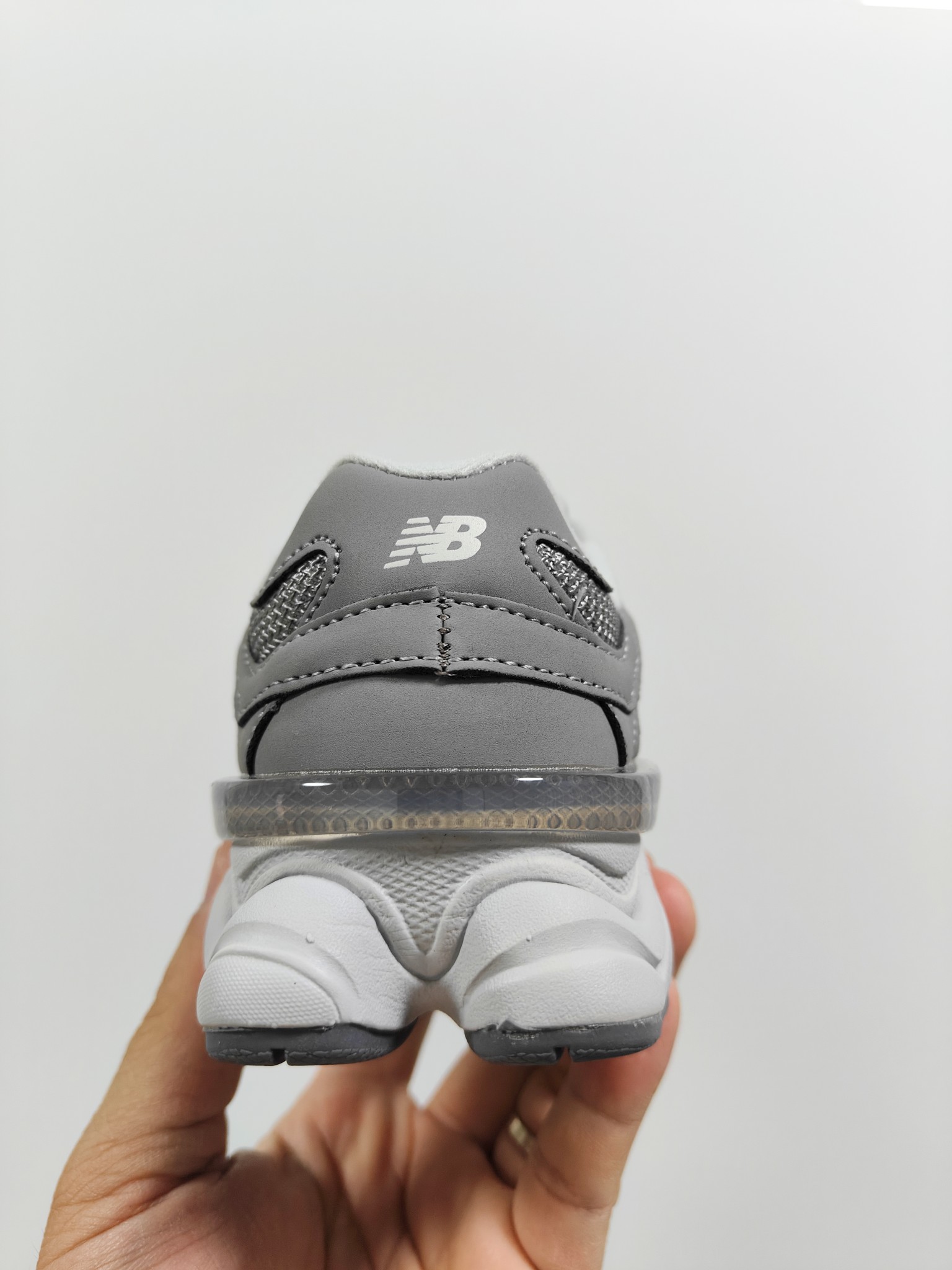 图片[5]-NB 9060 松紧带款童鞋26-37码 海外版NB 9060配色不仅显档次，鞋子也更轻盈️❗️时尚大气的外观设计，后跟“小象蹄”的独特照型，百搭又显腿长❗️必入款老爹鞋💕-选品中心