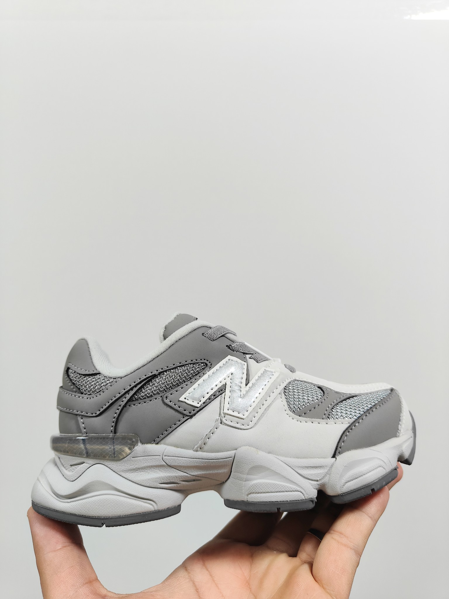 图片[7]-NB 9060 松紧带款童鞋26-37码 海外版NB 9060配色不仅显档次，鞋子也更轻盈️❗️时尚大气的外观设计，后跟“小象蹄”的独特照型，百搭又显腿长❗️必入款老爹鞋💕-选品中心