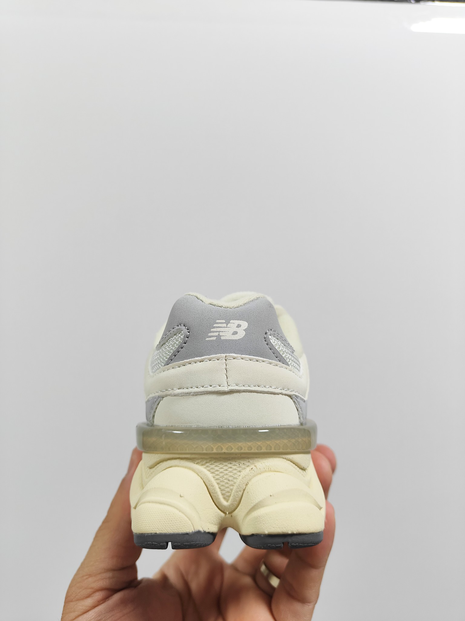 图片[5]-NB 9060 松紧带款童鞋26-37码 海外版NB 9060配色不仅显档次，鞋子也更轻盈️❗️时尚大气的外观设计，后跟“小象蹄”的独特照型，百搭又显腿长❗️必入款老爹鞋💕-选品中心