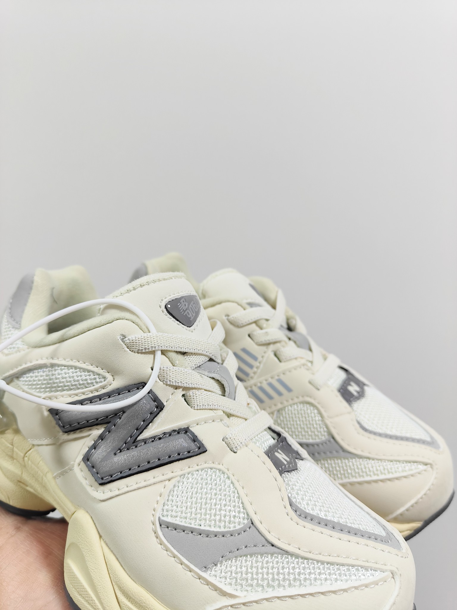 图片[3]-NB 9060 松紧带款童鞋26-37码 海外版NB 9060配色不仅显档次，鞋子也更轻盈️❗️时尚大气的外观设计，后跟“小象蹄”的独特照型，百搭又显腿长❗️必入款老爹鞋💕-选品中心