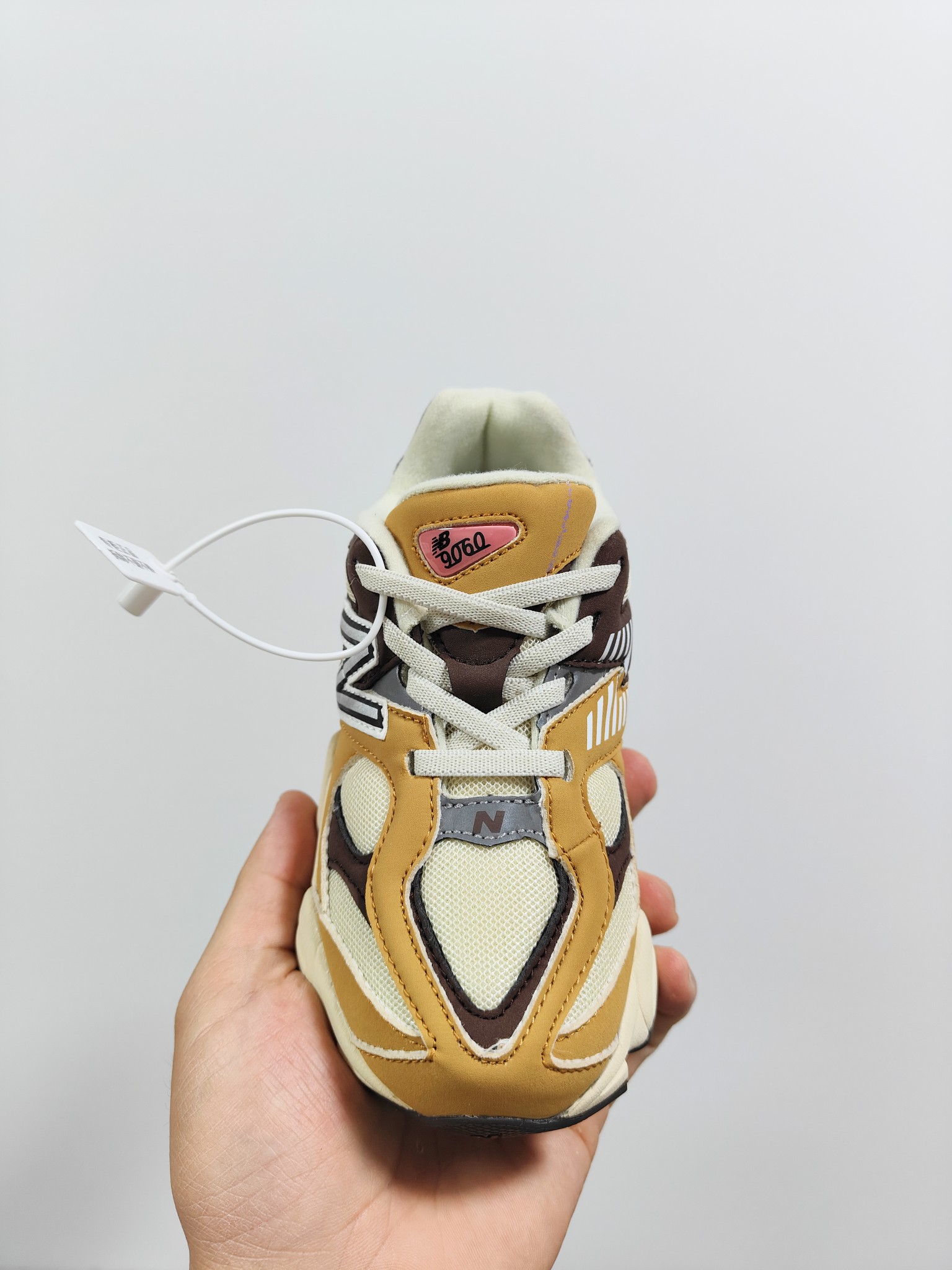 图片[6]-NB 9060 松紧带款童鞋26-37码 海外版NB 9060配色不仅显档次，鞋子也更轻盈️❗️时尚大气的外观设计，后跟“小象蹄”的独特照型，百搭又显腿长❗️必入款老爹鞋💕-选品中心