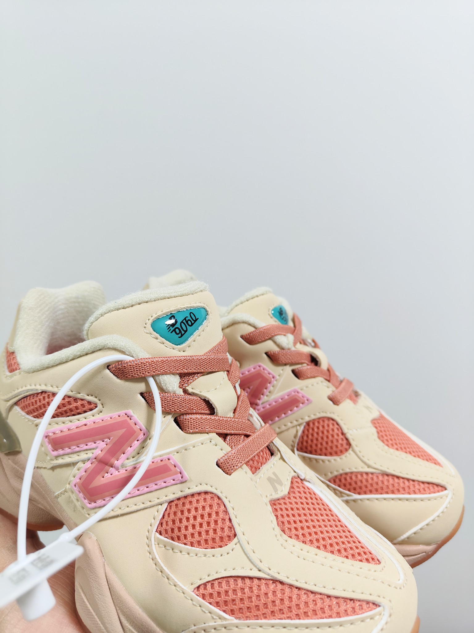 图片[3]-NB 9060 松紧带款童鞋26-37码 海外版NB 9060配色不仅显档次，鞋子也更轻盈️❗️时尚大气的外观设计，后跟“小象蹄”的独特照型，百搭又显腿长❗️必入款老爹鞋💕-选品中心