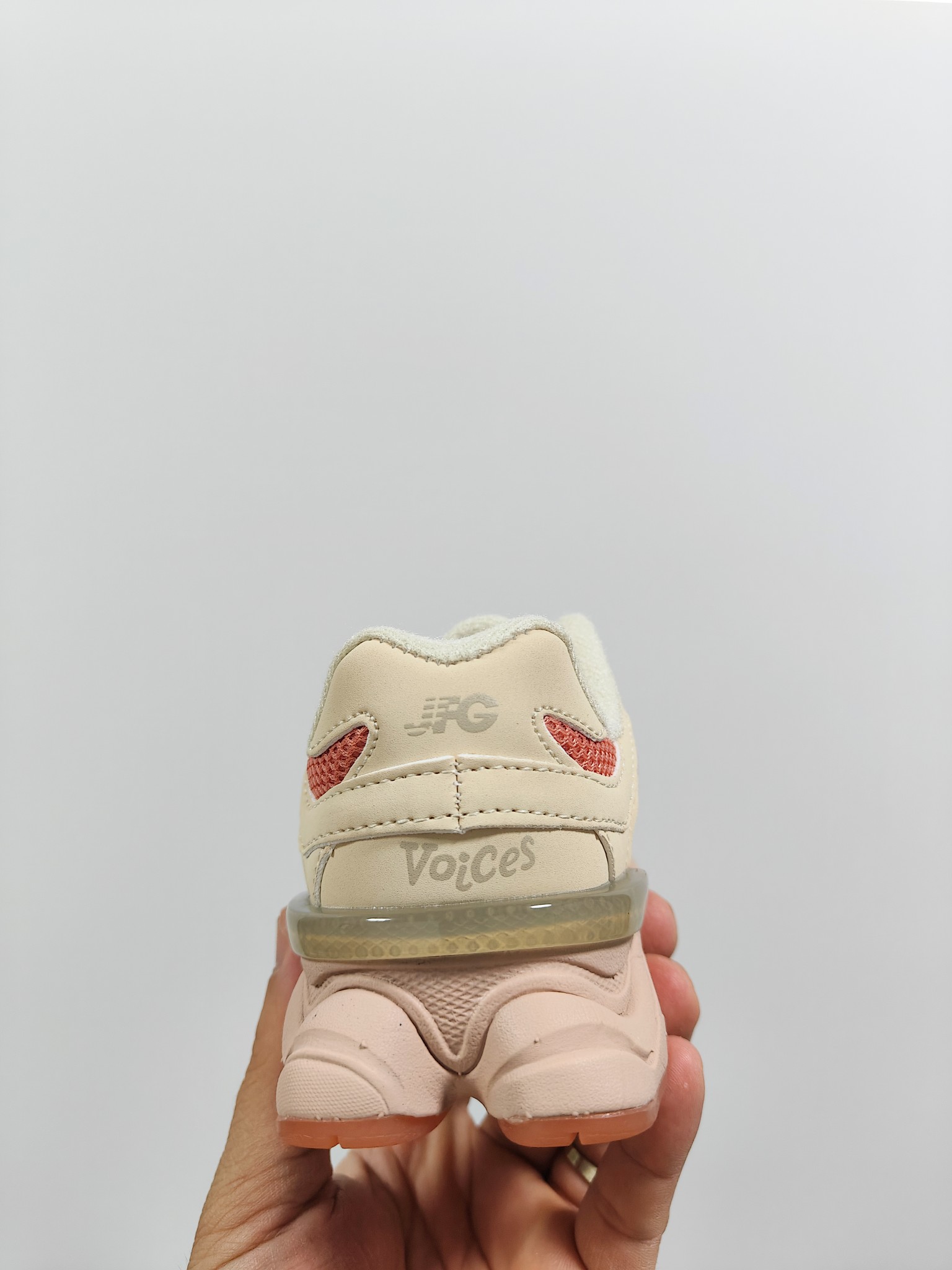 图片[5]-NB 9060 松紧带款童鞋26-37码 海外版NB 9060配色不仅显档次，鞋子也更轻盈️❗️时尚大气的外观设计，后跟“小象蹄”的独特照型，百搭又显腿长❗️必入款老爹鞋💕-选品中心