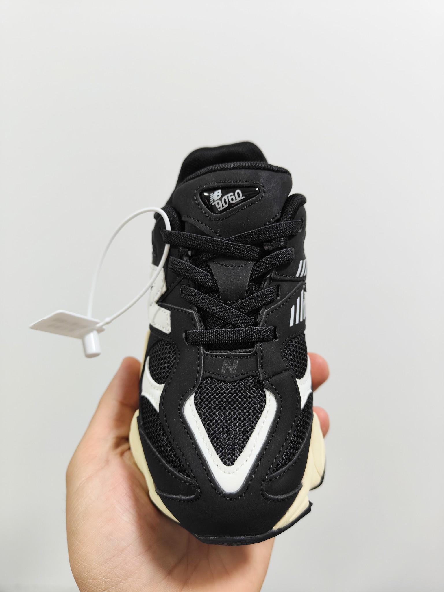 图片[6]-NB 9060 松紧带款童鞋26-37码 海外版NB 9060配色不仅显档次，鞋子也更轻盈️❗️时尚大气的外观设计，后跟“小象蹄”的独特照型，百搭又显腿长❗️必入款老爹鞋💕-选品中心