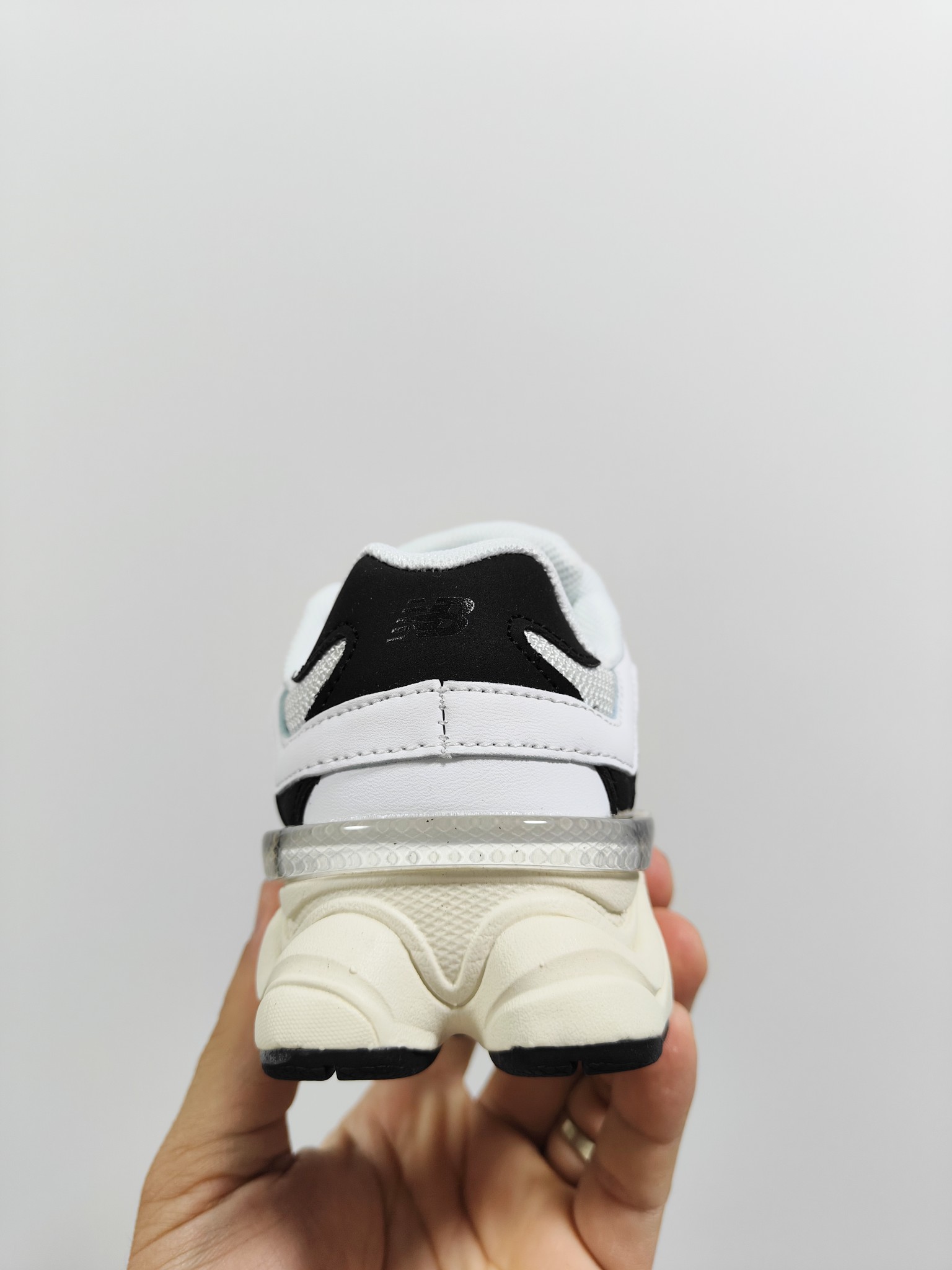 图片[5]-NB 9060 松紧带款童鞋26-37码 海外版NB 9060配色不仅显档次，鞋子也更轻盈️❗️时尚大气的外观设计，后跟“小象蹄”的独特照型，百搭又显腿长❗️必入款老爹鞋💕-选品中心