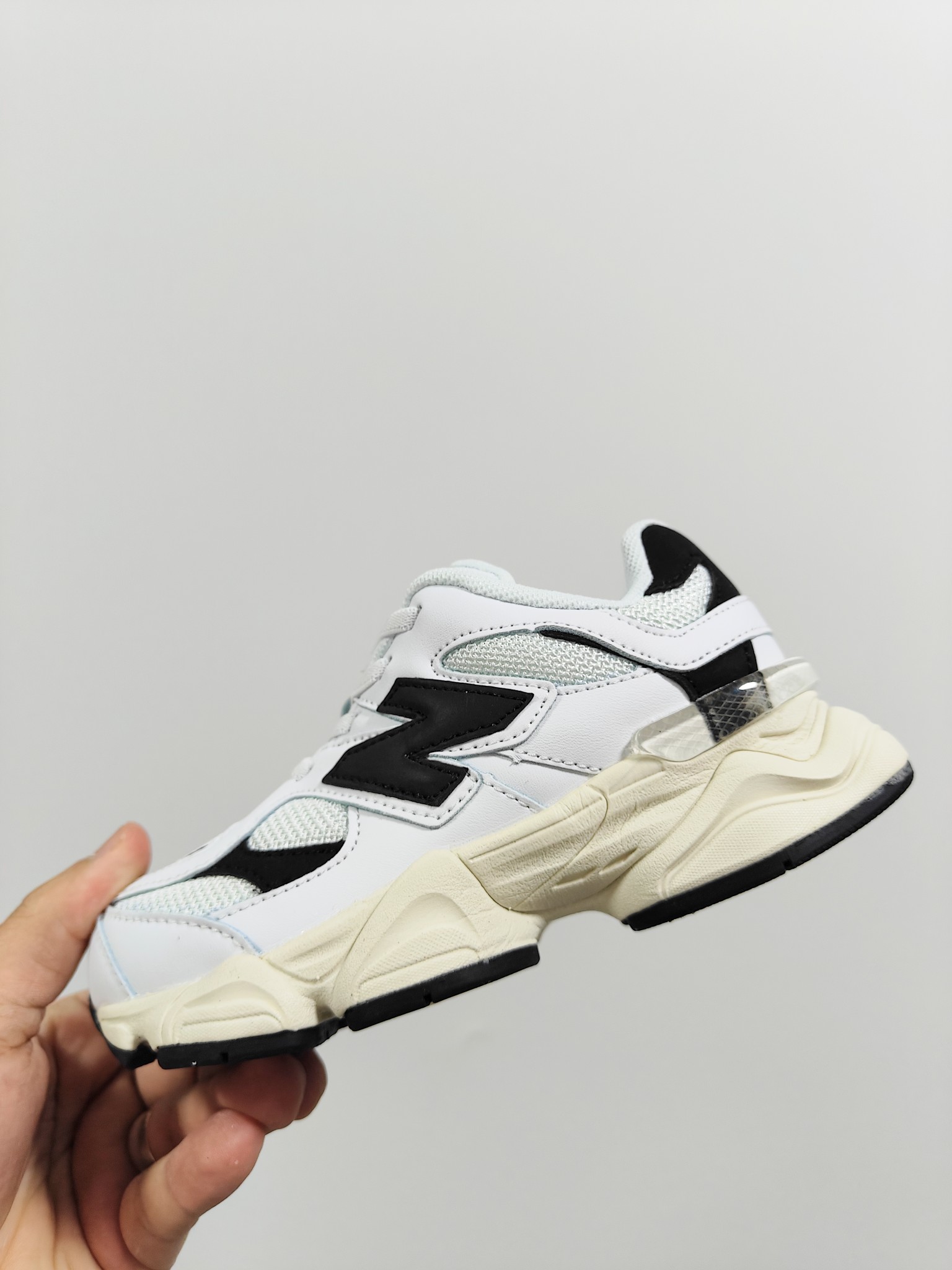 图片[6]-NB 9060 松紧带款童鞋26-37码 海外版NB 9060配色不仅显档次，鞋子也更轻盈️❗️时尚大气的外观设计，后跟“小象蹄”的独特照型，百搭又显腿长❗️必入款老爹鞋💕-选品中心