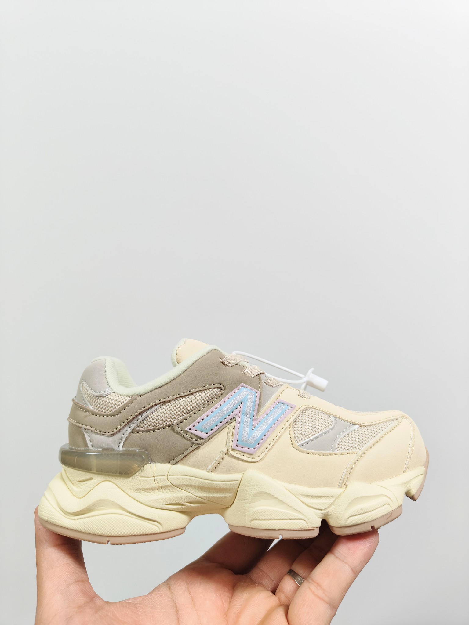 图片[7]-NB 9060 松紧带款童鞋26-37码 海外版NB 9060配色不仅显档次，鞋子也更轻盈️❗️时尚大气的外观设计，后跟“小象蹄”的独特照型，百搭又显腿长❗️必入款老爹鞋💕-选品中心