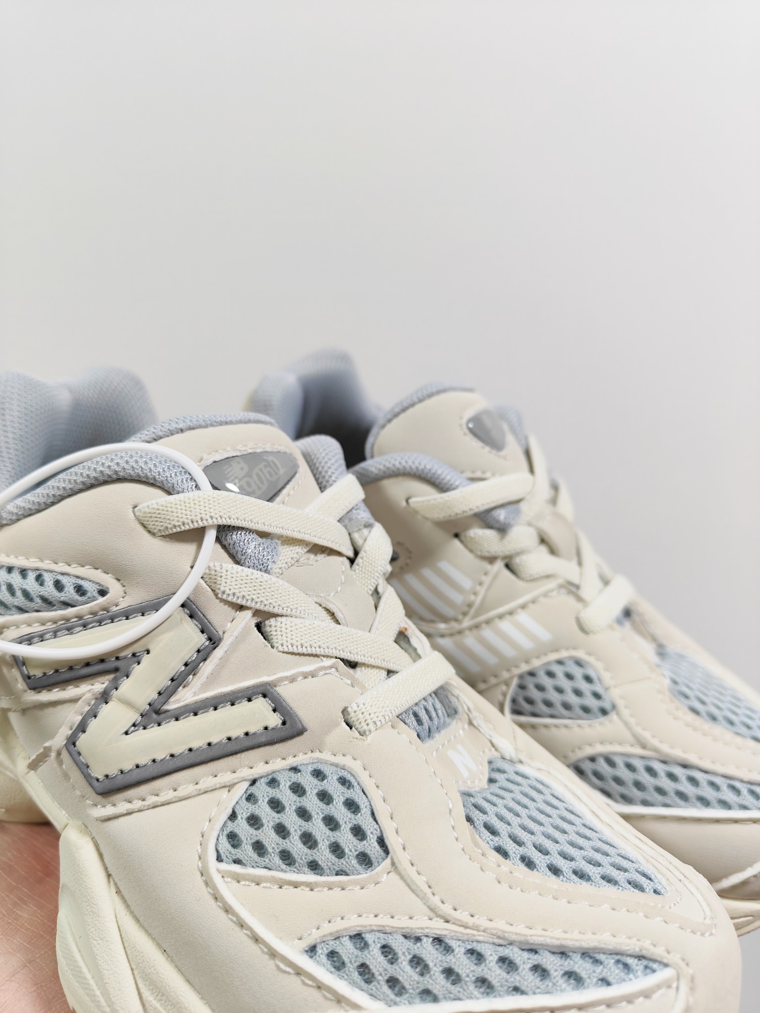 图片[3]-NB 9060 松紧带款童鞋26-37码 海外版NB 9060配色不仅显档次，鞋子也更轻盈️❗️时尚大气的外观设计，后跟“小象蹄”的独特照型，百搭又显腿长❗️必入款老爹鞋💕-选品中心