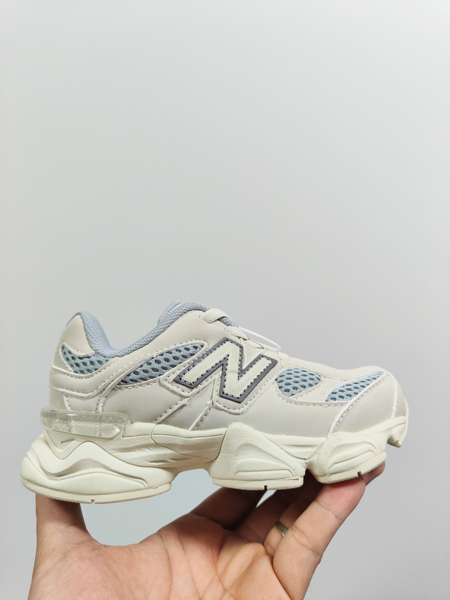 图片[7]-NB 9060 松紧带款童鞋26-37码 海外版NB 9060配色不仅显档次，鞋子也更轻盈️❗️时尚大气的外观设计，后跟“小象蹄”的独特照型，百搭又显腿长❗️必入款老爹鞋💕-选品中心