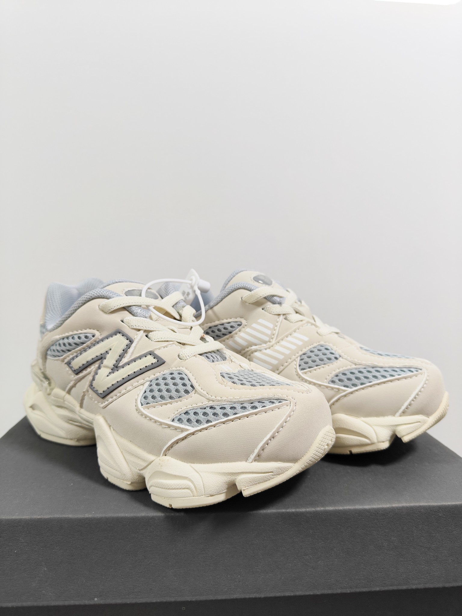 图片[8]-NB 9060 松紧带款童鞋26-37码 海外版NB 9060配色不仅显档次，鞋子也更轻盈️❗️时尚大气的外观设计，后跟“小象蹄”的独特照型，百搭又显腿长❗️必入款老爹鞋💕-选品中心