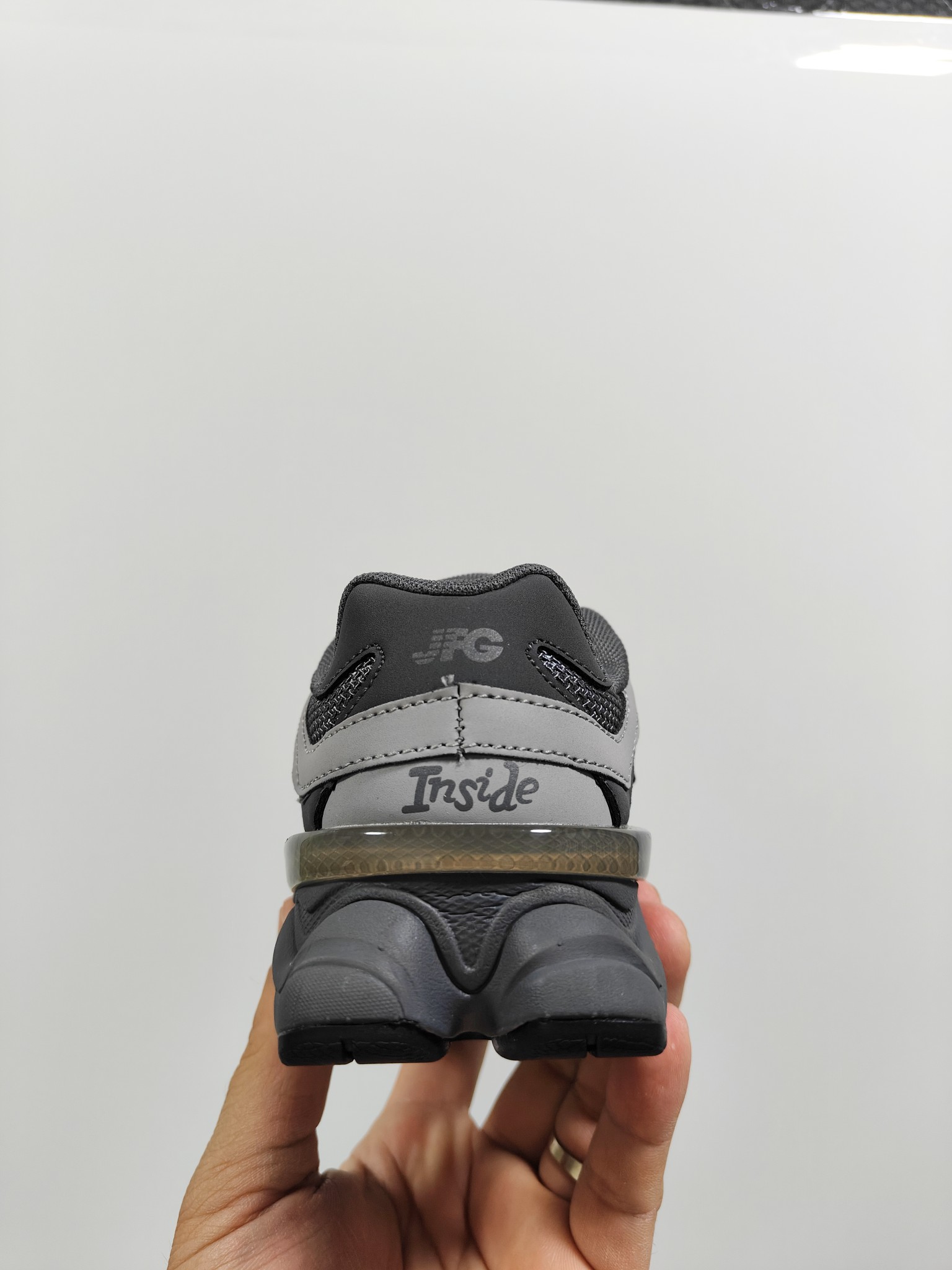 图片[5]-NB 9060 松紧带款童鞋26-37码 海外版NB 9060配色不仅显档次，鞋子也更轻盈️❗️时尚大气的外观设计，后跟“小象蹄”的独特照型，百搭又显腿长❗️必入款老爹鞋💕-选品中心