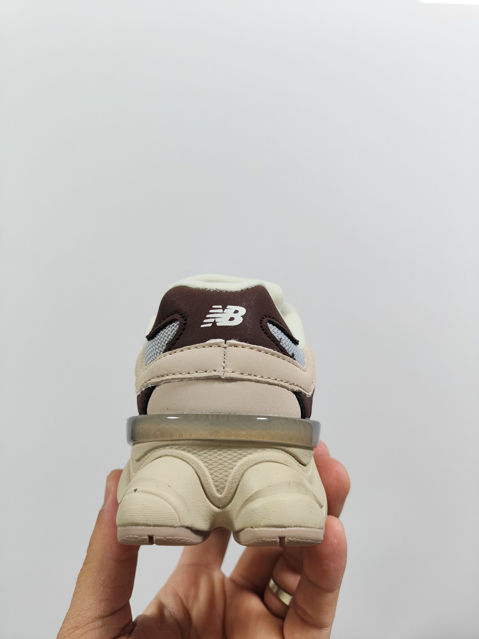 图片[5]-NB 9060 松紧带款童鞋26-37码 海外版NB 9060配色不仅显档次，鞋子也更轻盈️❗️时尚大气的外观设计，后跟“小象蹄”的独特照型，百搭又显腿长❗️必入款老爹鞋💕-选品中心