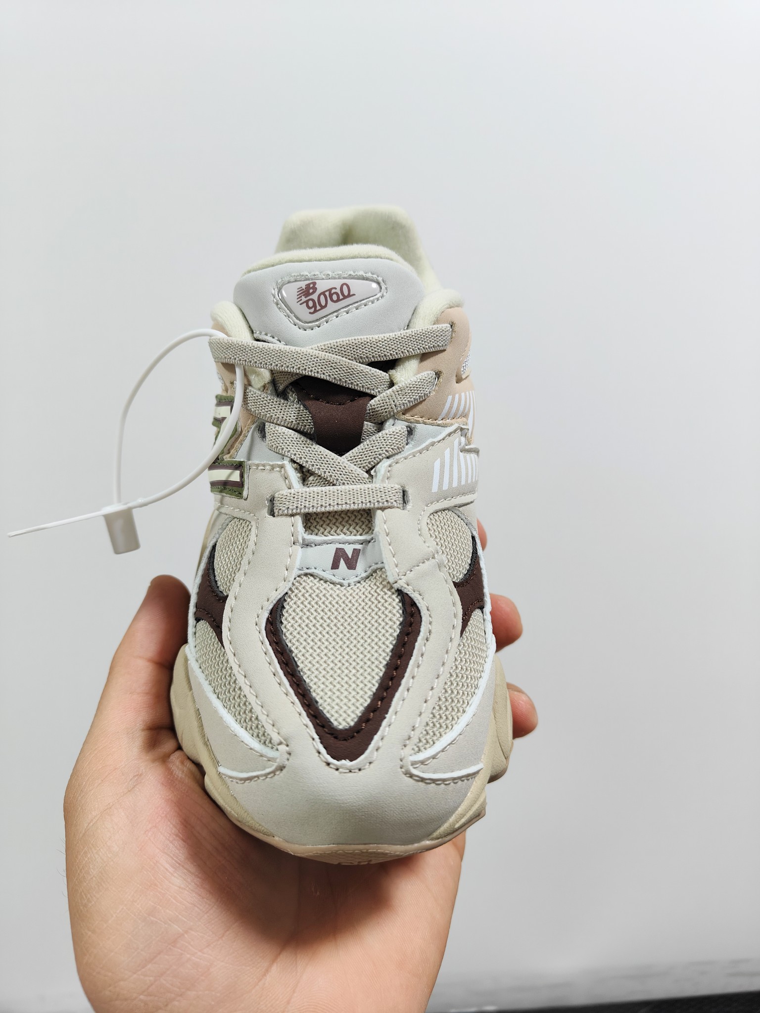 图片[6]-NB 9060 松紧带款童鞋26-37码 海外版NB 9060配色不仅显档次，鞋子也更轻盈️❗️时尚大气的外观设计，后跟“小象蹄”的独特照型，百搭又显腿长❗️必入款老爹鞋💕-选品中心