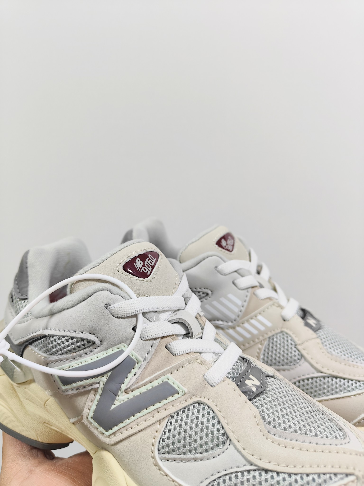 图片[3]-NB 9060 松紧带款童鞋26-37码 海外版NB 9060配色不仅显档次，鞋子也更轻盈️❗️时尚大气的外观设计，后跟“小象蹄”的独特照型，百搭又显腿长❗️必入款老爹鞋💕-选品中心