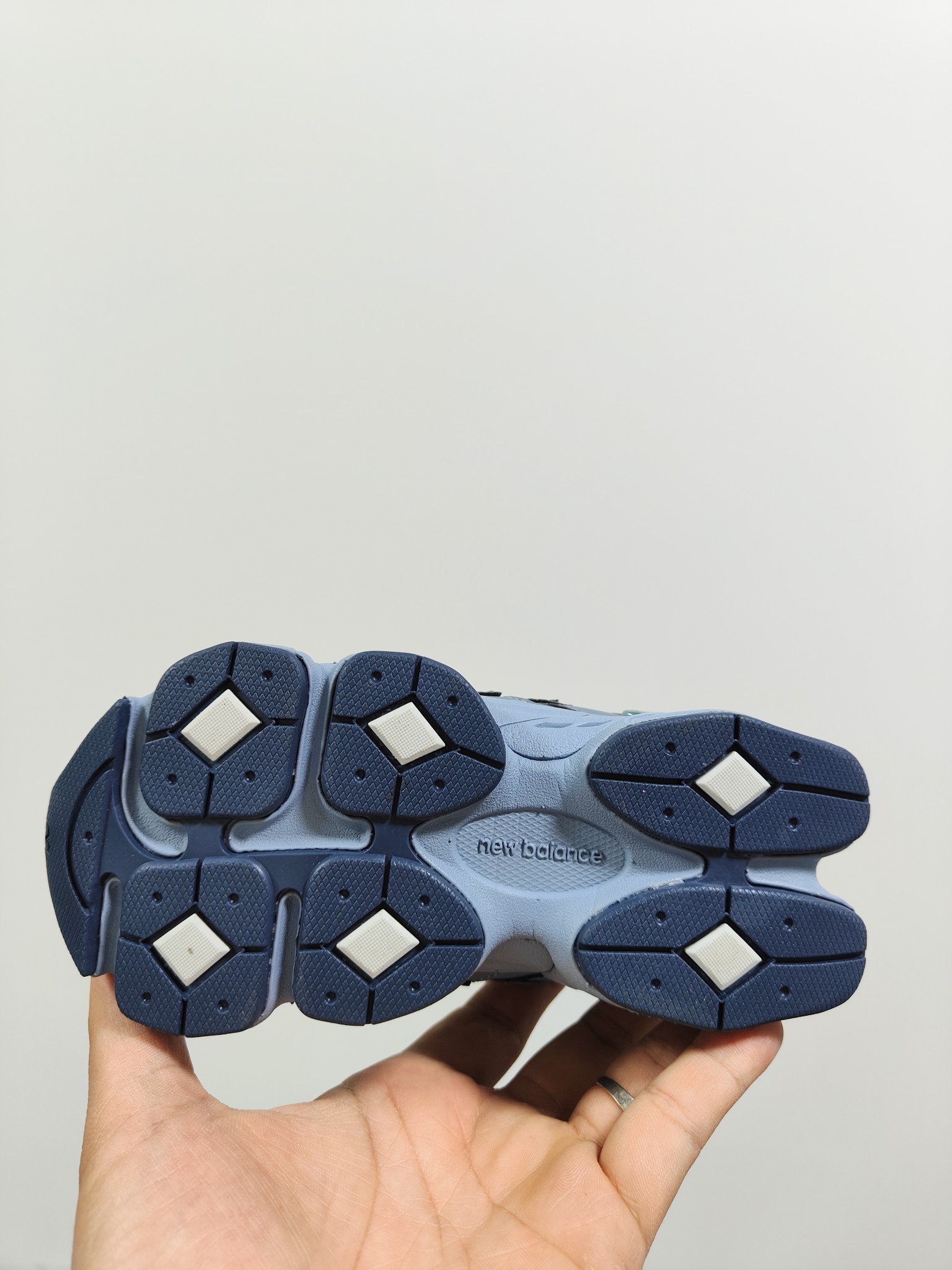 图片[4]-NB 9060 松紧带款童鞋26-37码 海外版NB 9060配色不仅显档次，鞋子也更轻盈️❗️时尚大气的外观设计，后跟“小象蹄”的独特照型，百搭又显腿长❗️必入款老爹鞋💕-选品中心