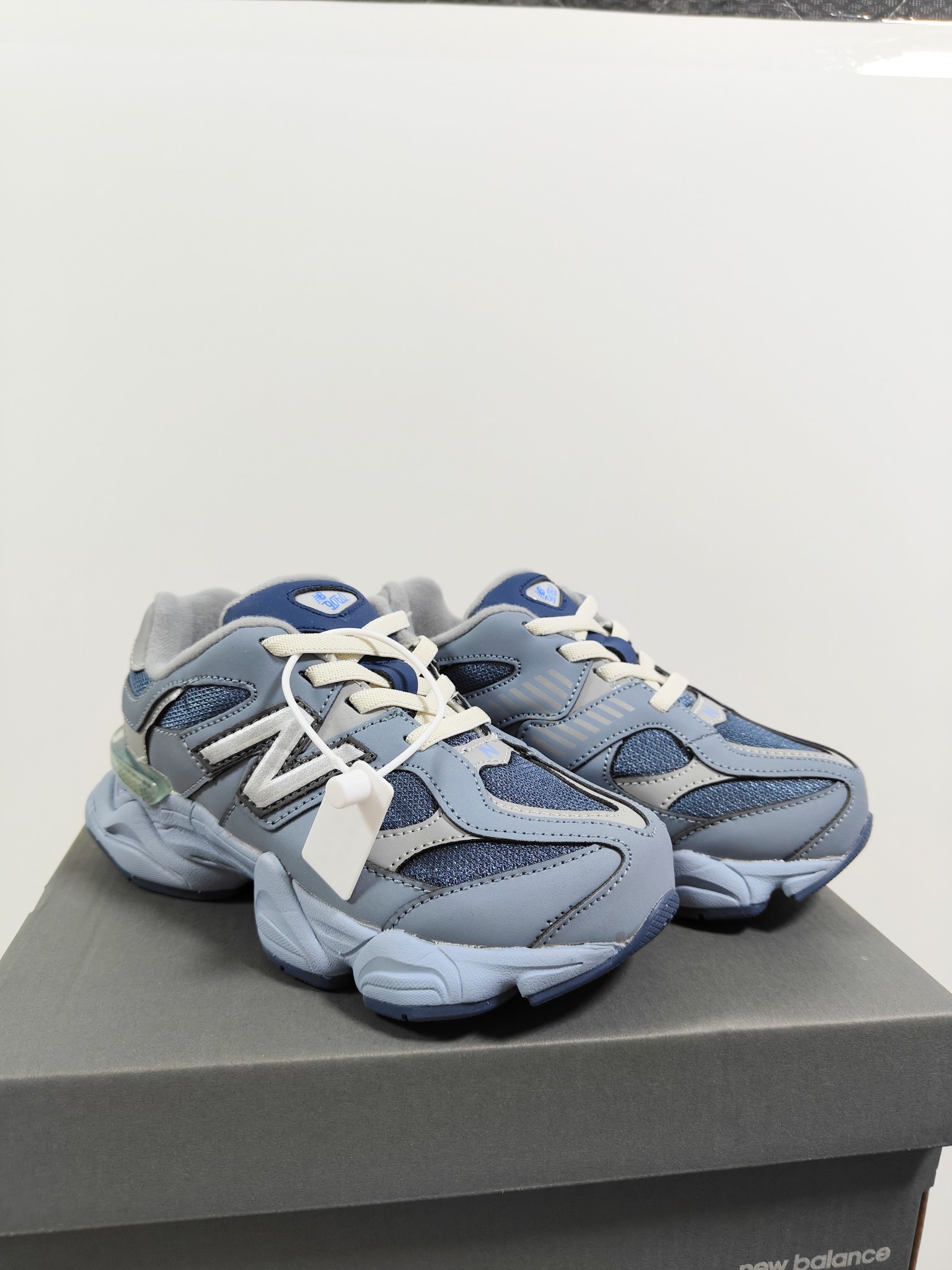 图片[8]-NB 9060 松紧带款童鞋26-37码 海外版NB 9060配色不仅显档次，鞋子也更轻盈️❗️时尚大气的外观设计，后跟“小象蹄”的独特照型，百搭又显腿长❗️必入款老爹鞋💕-选品中心