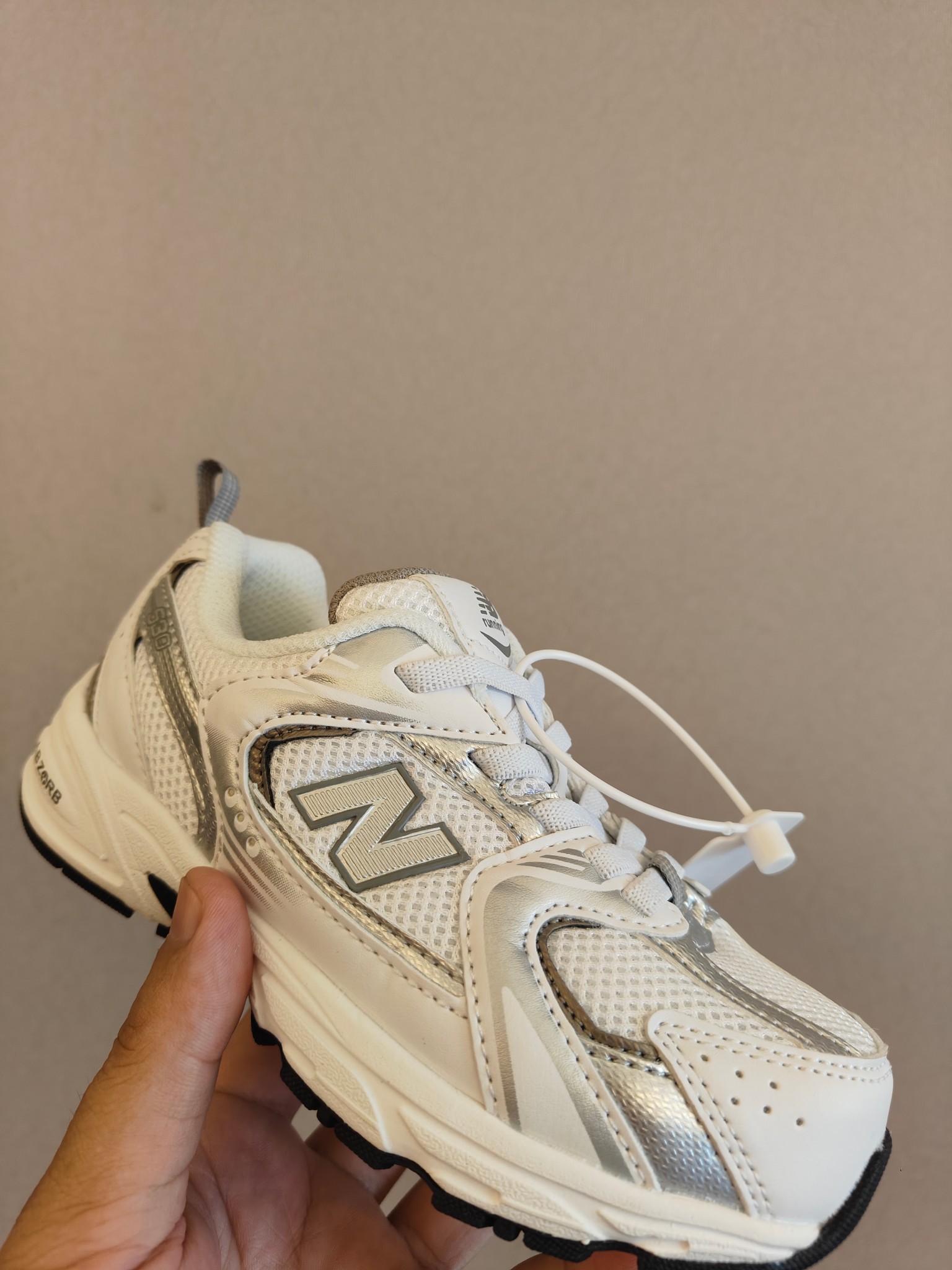 图片[6]-ＮＢ530亲子款儿童 魔术贴术贴+防臭海波丽鞋店 尺码26-37 带来经典系列 经典的530系列！该系列传承了品牌的诸多优点，大胆创新！堪称经典系列里的经典，也是最为热门的系列！时隔一年，再次带来的童鞋，必属重磅～-选品中心