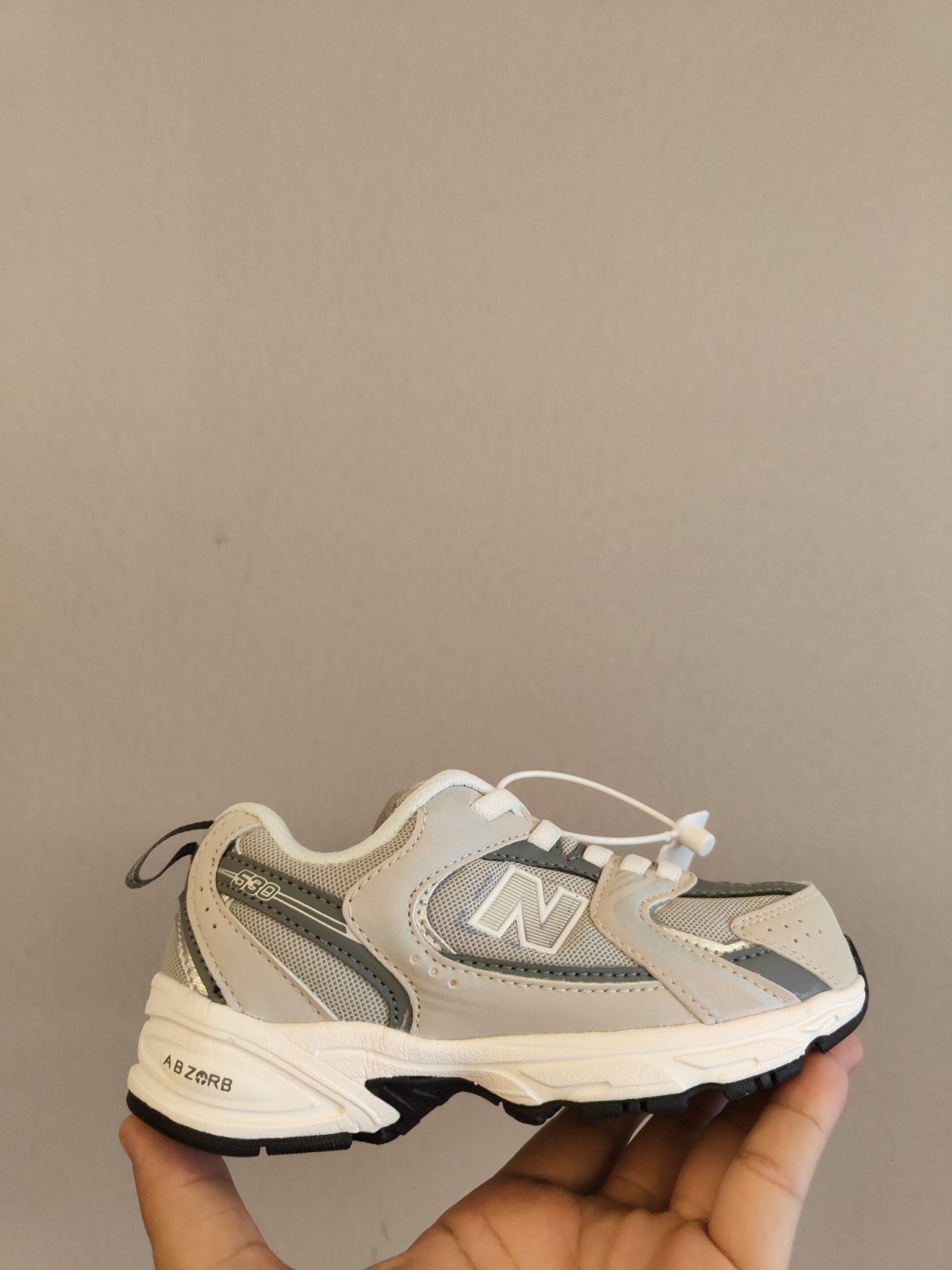 图片[3]-ＮＢ530亲子款儿童 魔术贴术贴+防臭海波丽鞋店 尺码26-37 带来经典系列 经典的530系列！该系列传承了品牌的诸多优点，大胆创新！堪称经典系列里的经典，也是最为热门的系列！时隔一年，再次带来的童鞋，必属重磅～-选品中心