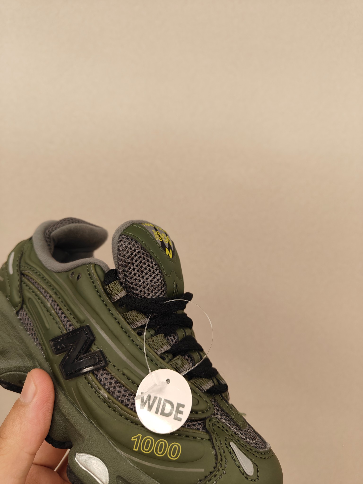 图片[7]-新款新款，复古款儿童鞋 全网首发💰 尺码：26-37 作为官方最新最热门的款式，nb1000真的是一鞋难求😭采用有张力的线条，和不同材质的拼接使用，让整体凸显未来的机能感🤖又酷又野辨识度高！日常又百搭，复古运动风轻松拿捏～-选品中心