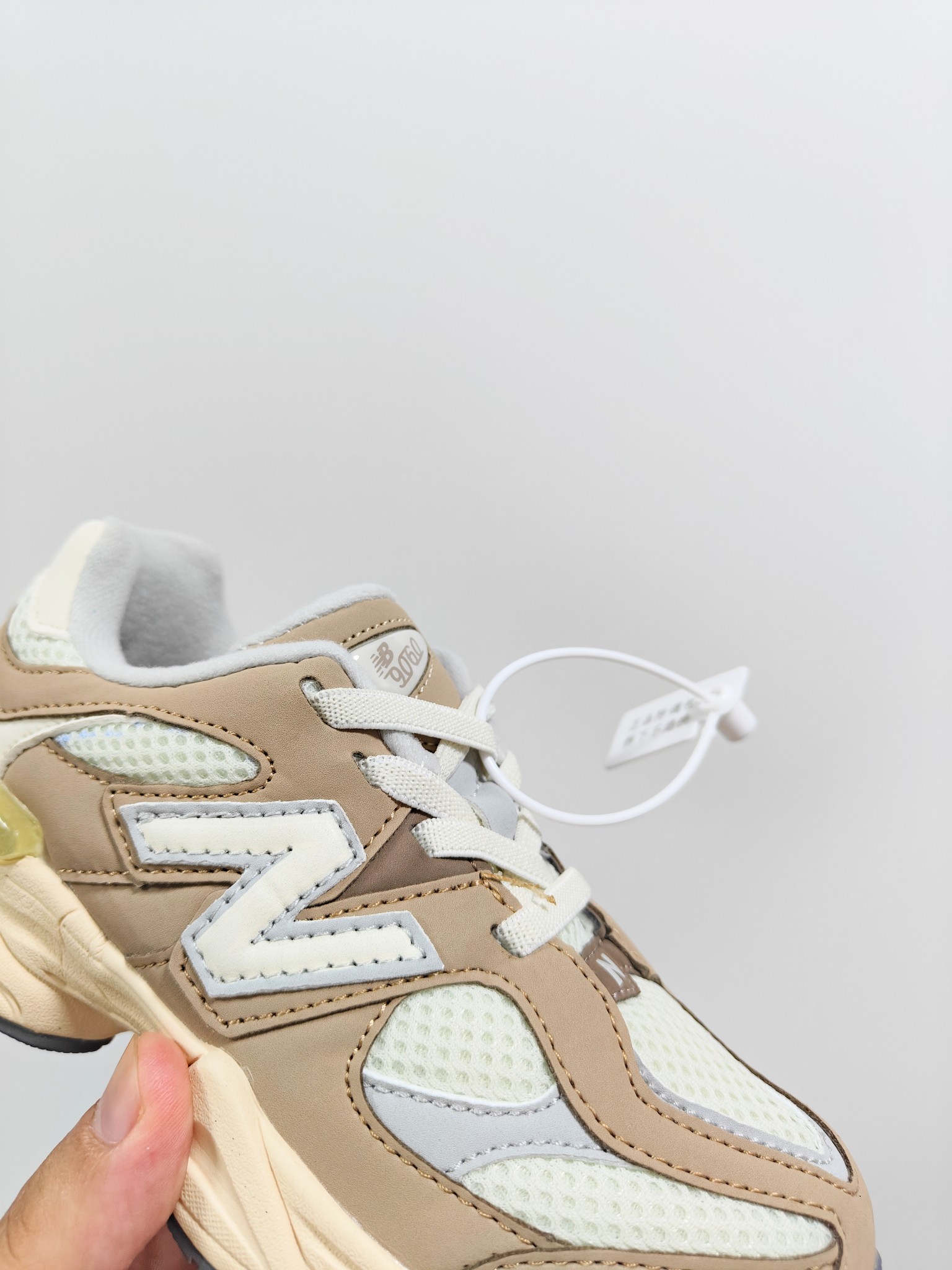 图片[3]-NB 9060 松紧带款童鞋26-37码 海外版NB 9060配色不仅显档次，鞋子也更轻盈️❗️时尚大气的外观设计，后跟“小象蹄”的独特照型，百搭又显腿长❗️必入款老爹鞋💕-选品中心