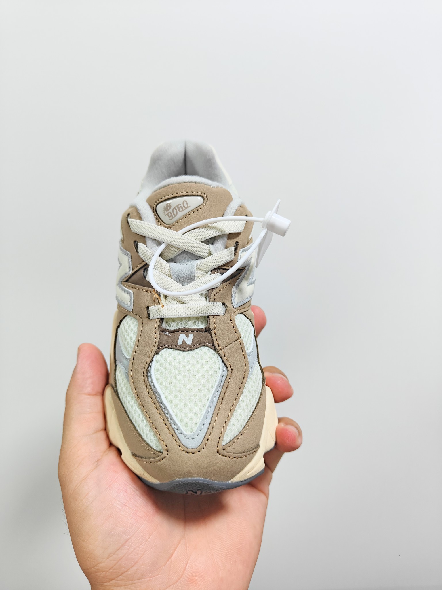 图片[6]-NB 9060 松紧带款童鞋26-37码 海外版NB 9060配色不仅显档次，鞋子也更轻盈️❗️时尚大气的外观设计，后跟“小象蹄”的独特照型，百搭又显腿长❗️必入款老爹鞋💕-选品中心