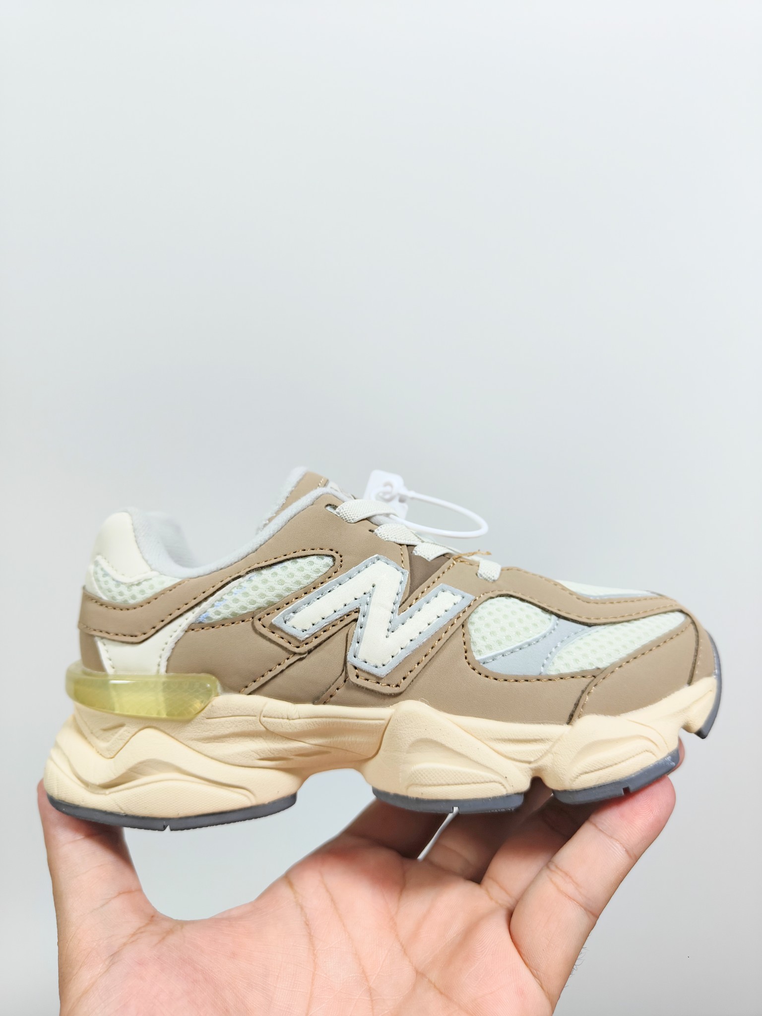 图片[7]-NB 9060 松紧带款童鞋26-37码 海外版NB 9060配色不仅显档次，鞋子也更轻盈️❗️时尚大气的外观设计，后跟“小象蹄”的独特照型，百搭又显腿长❗️必入款老爹鞋💕-选品中心