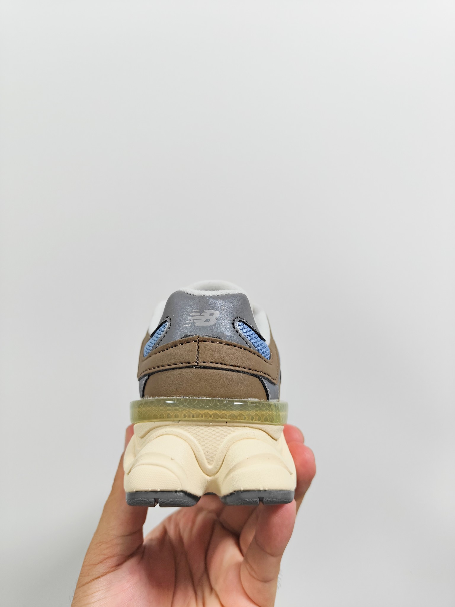 图片[5]-NB 9060 松紧带款童鞋26-37码 海外版NB 9060配色不仅显档次，鞋子也更轻盈️❗️时尚大气的外观设计，后跟“小象蹄”的独特照型，百搭又显腿长❗️必入款老爹鞋💕-选品中心