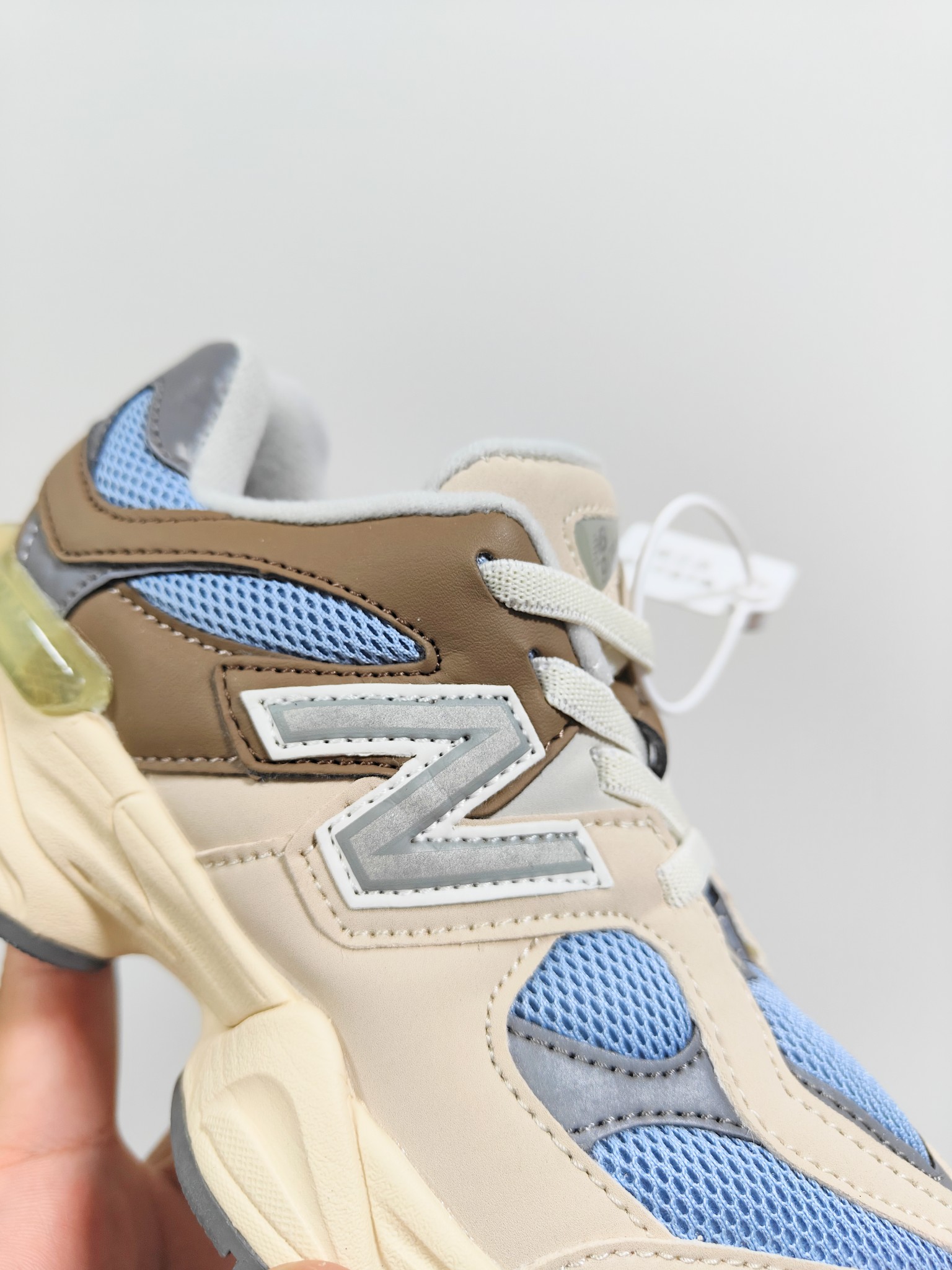 图片[3]-NB 9060 松紧带款童鞋26-37码 海外版NB 9060配色不仅显档次，鞋子也更轻盈️❗️时尚大气的外观设计，后跟“小象蹄”的独特照型，百搭又显腿长❗️必入款老爹鞋💕-选品中心