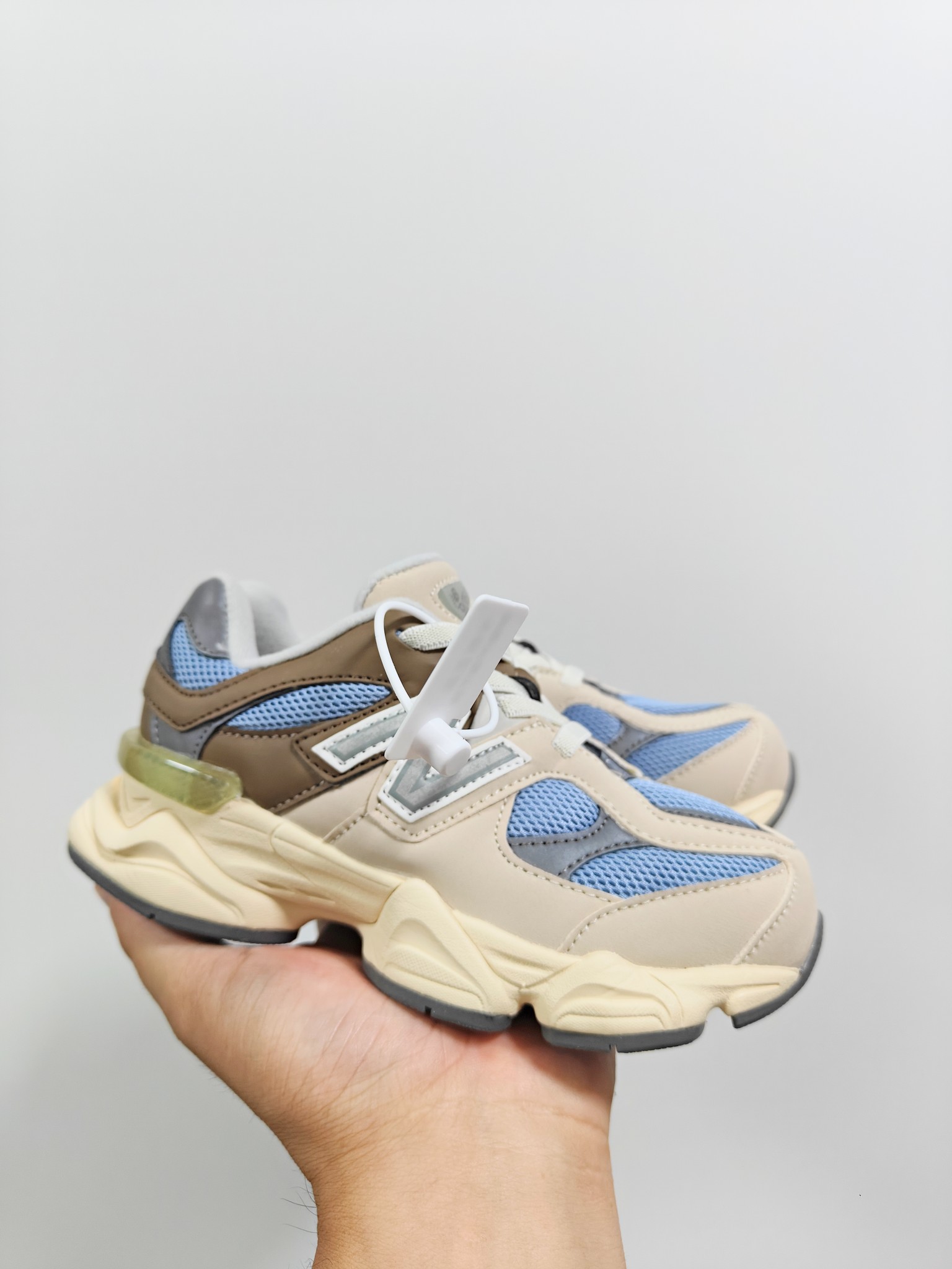 图片[8]-NB 9060 松紧带款童鞋26-37码 海外版NB 9060配色不仅显档次，鞋子也更轻盈️❗️时尚大气的外观设计，后跟“小象蹄”的独特照型，百搭又显腿长❗️必入款老爹鞋💕-选品中心