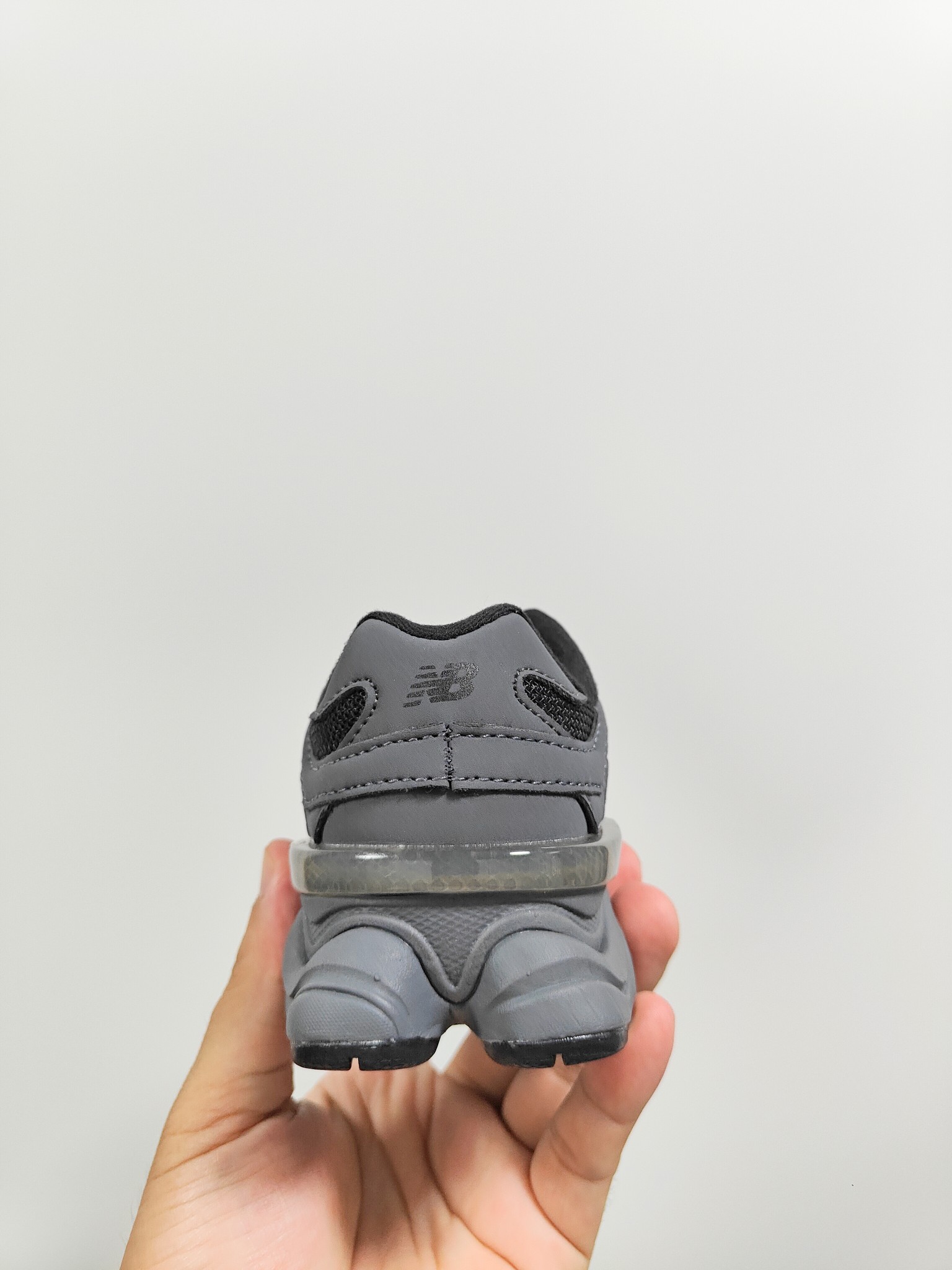 图片[5]-NB 9060 松紧带款童鞋26-37码 海外版NB 9060配色不仅显档次，鞋子也更轻盈️❗️时尚大气的外观设计，后跟“小象蹄”的独特照型，百搭又显腿长❗️必入款老爹鞋💕-选品中心