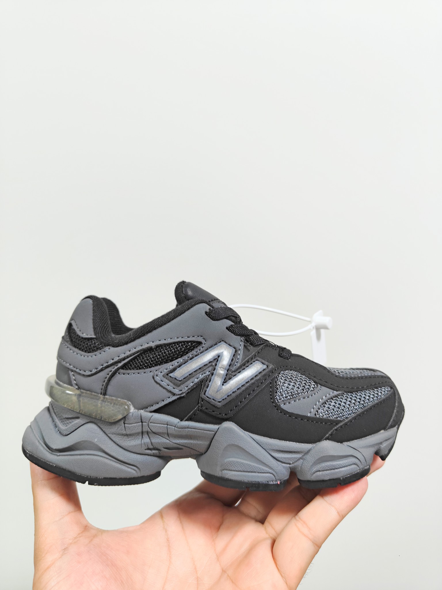 图片[7]-NB 9060 松紧带款童鞋26-37码 海外版NB 9060配色不仅显档次，鞋子也更轻盈️❗️时尚大气的外观设计，后跟“小象蹄”的独特照型，百搭又显腿长❗️必入款老爹鞋💕-选品中心