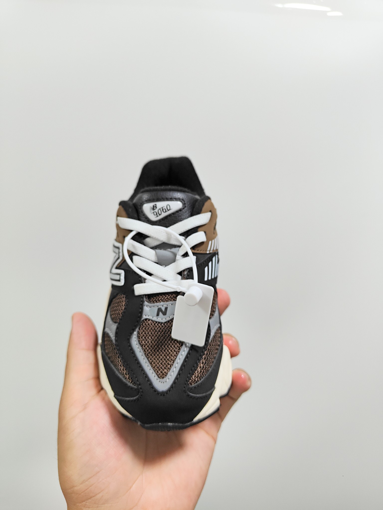 图片[5]-NB 9060 松紧带款童鞋26-37码 海外版NB 9060配色不仅显档次，鞋子也更轻盈️❗️时尚大气的外观设计，后跟“小象蹄”的独特照型，百搭又显腿长❗️必入款老爹鞋💕-选品中心