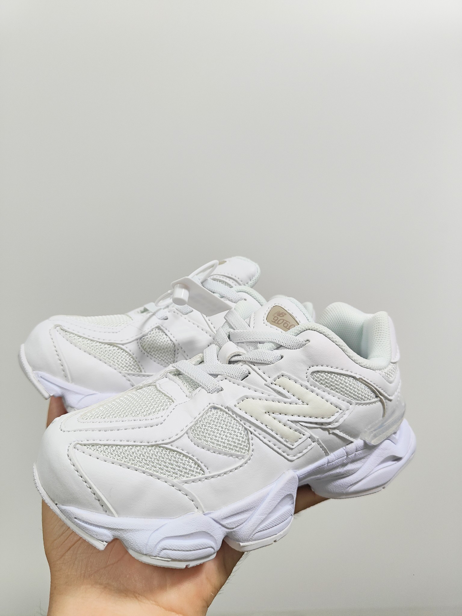 New Balance 9060 Children’s Shoes: Stylish Design with Elephant Hoof Detail - 图片 2