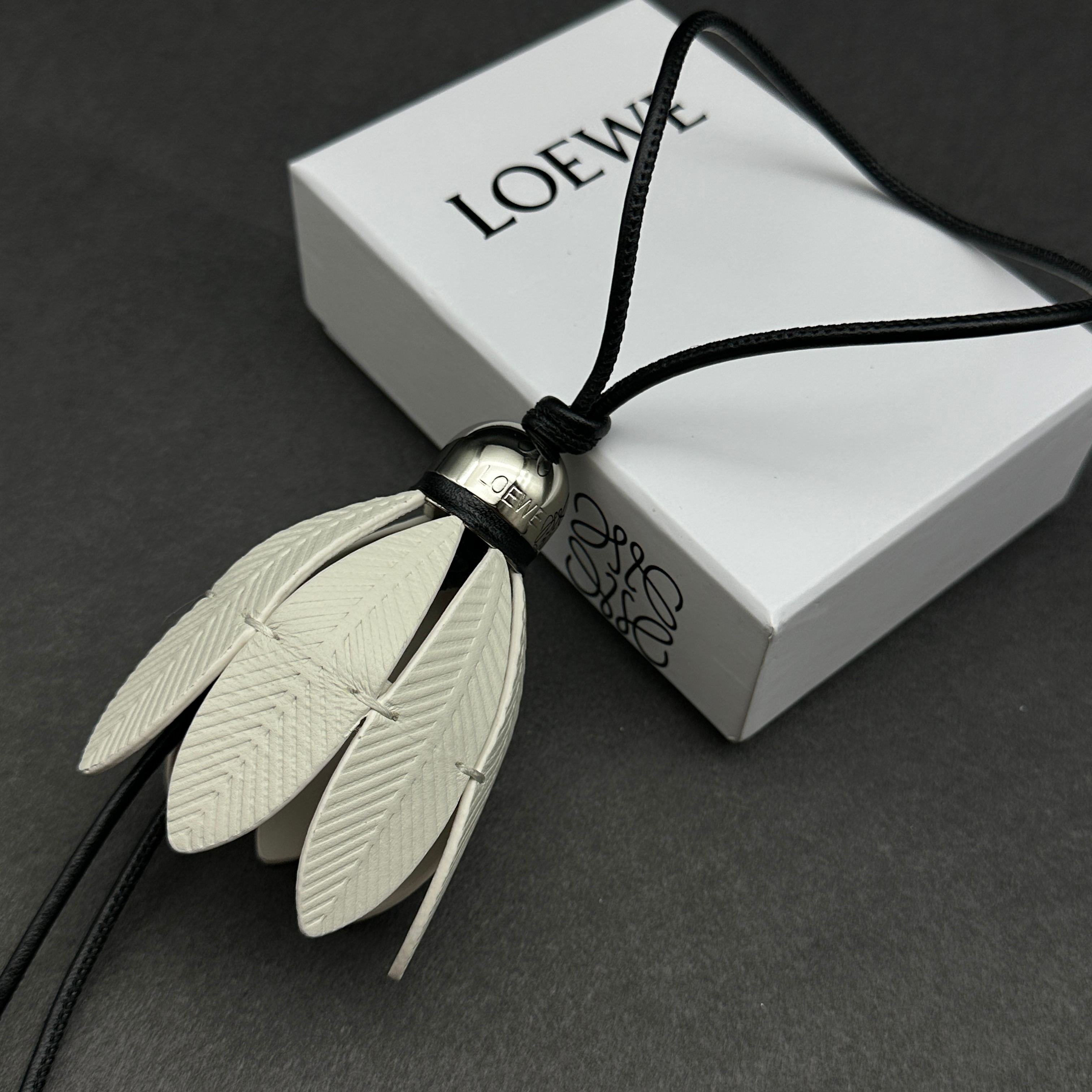 Loewe 罗意威Loewe 羽毛球挂饰/挂件