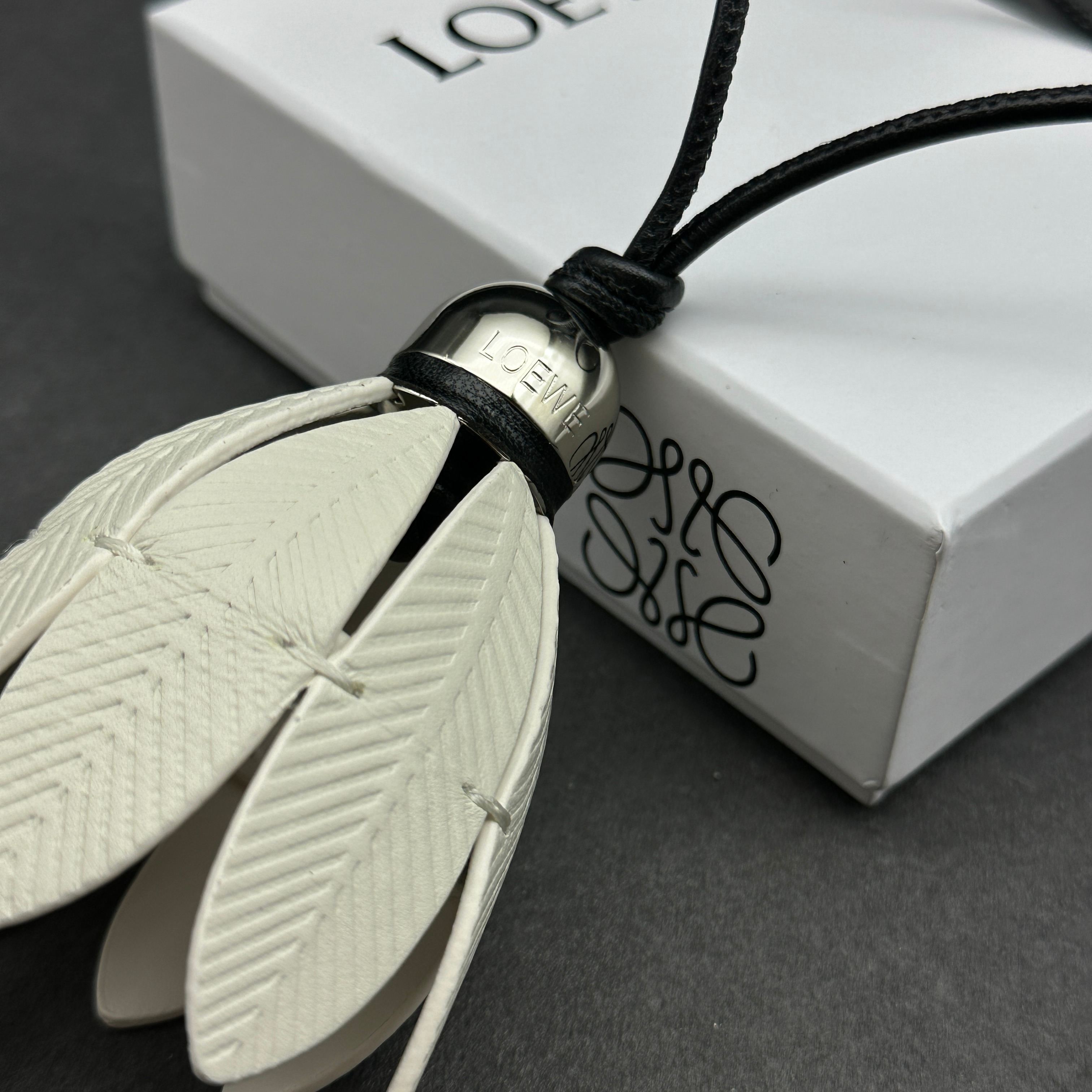 Loewe 罗意威Loewe 羽毛球挂饰/挂件