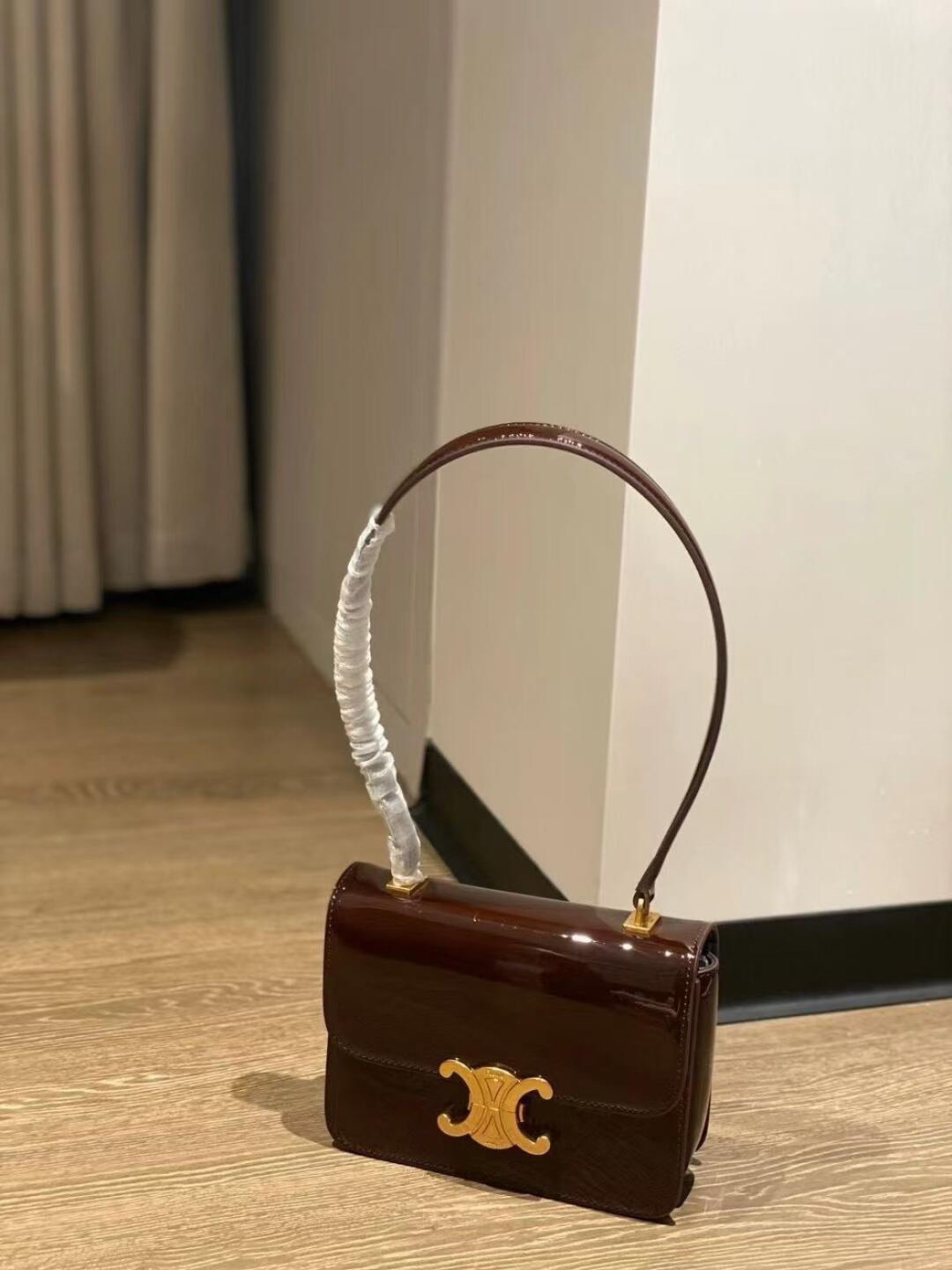 Celine Chocolate ~ Brown The color that is going to be popular this autumn and winter It combines thousands of favorites, elegance, mystery, fash