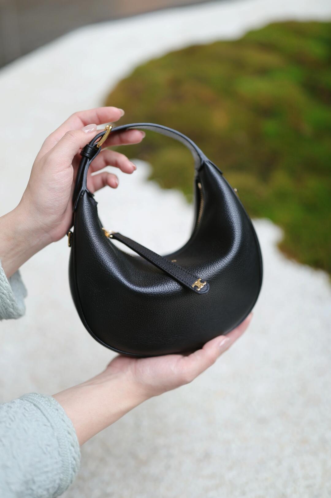 Celine Black upper body effect