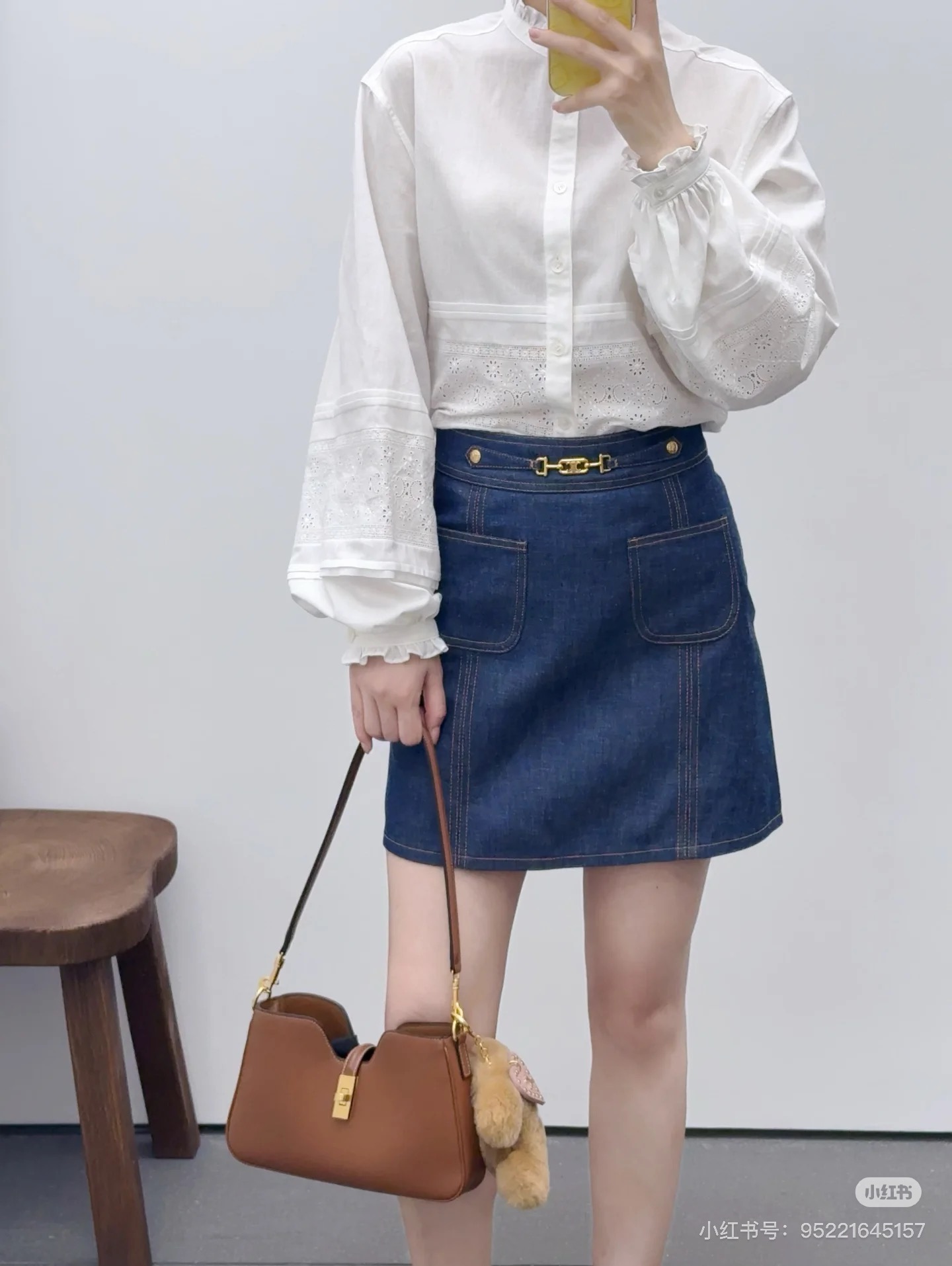 Celine Camille Handbag in Tan Leather with Gold Hardware Shoulder Bag 10 i1755150477899 7669 0 8
