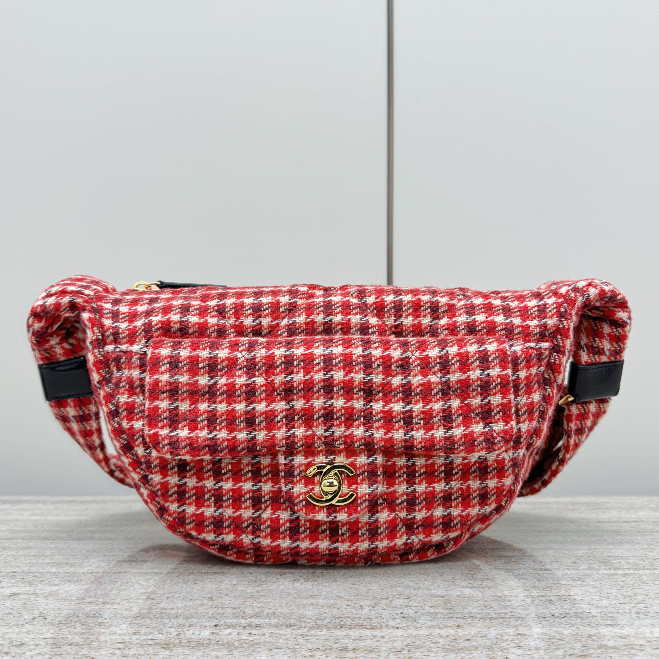 Chanel Red Houndstooth Tweed Waist Bag Crossbody 2 i1733397746 7877 2