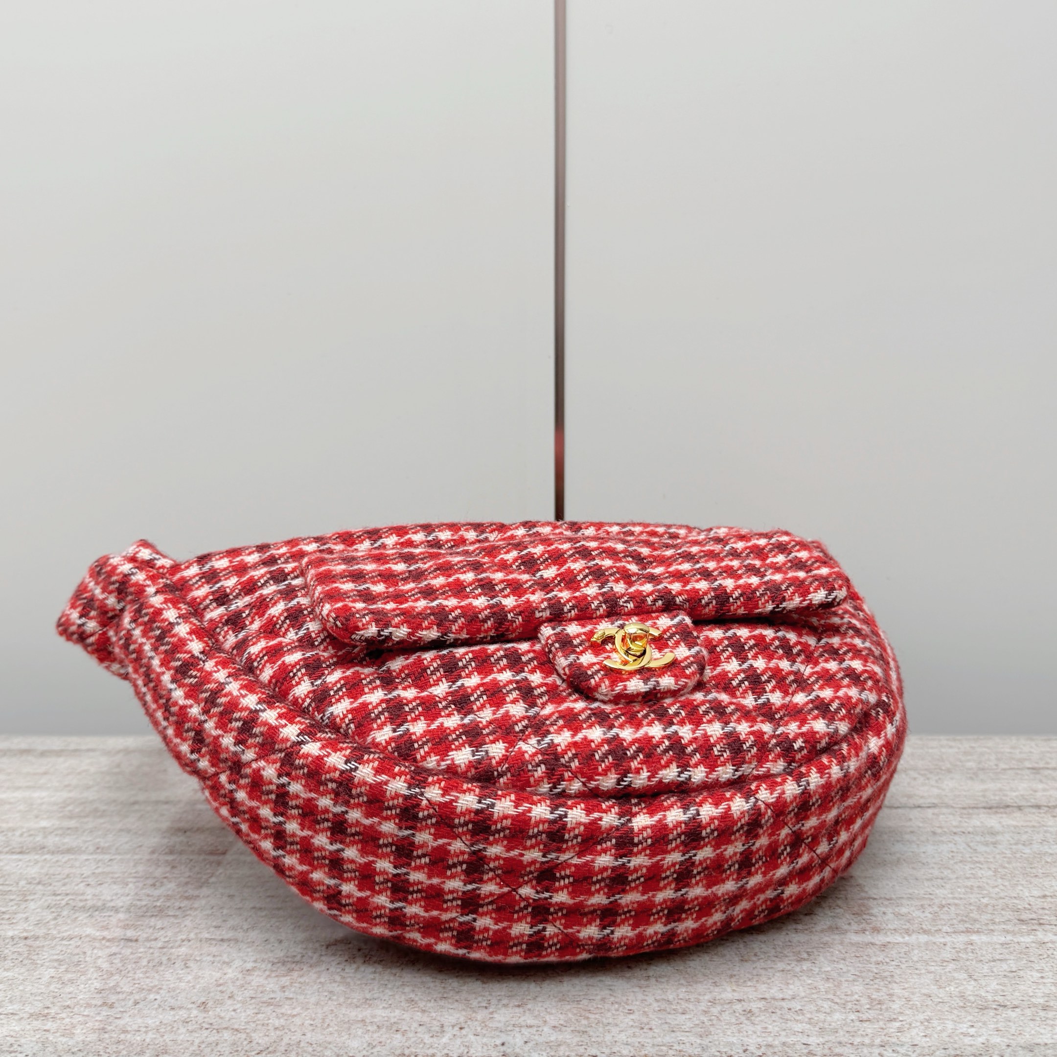 Chanel Red Houndstooth Tweed Waist Bag Crossbody 5 i1733397756 4614 0