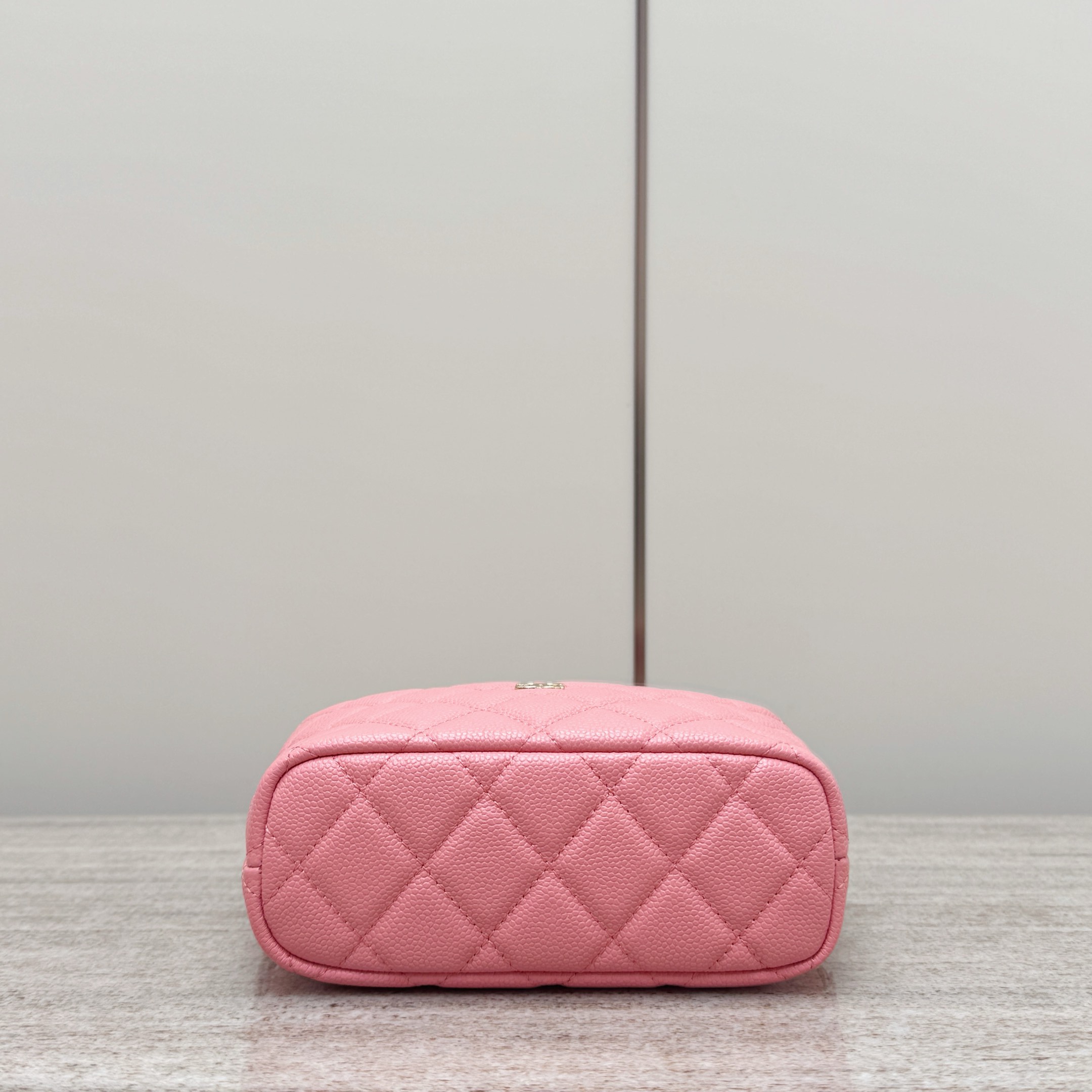Elegant Pink Quilted Handbag with Chain Strap for Women Luxury Bag 5 i1734702444 1102 1
