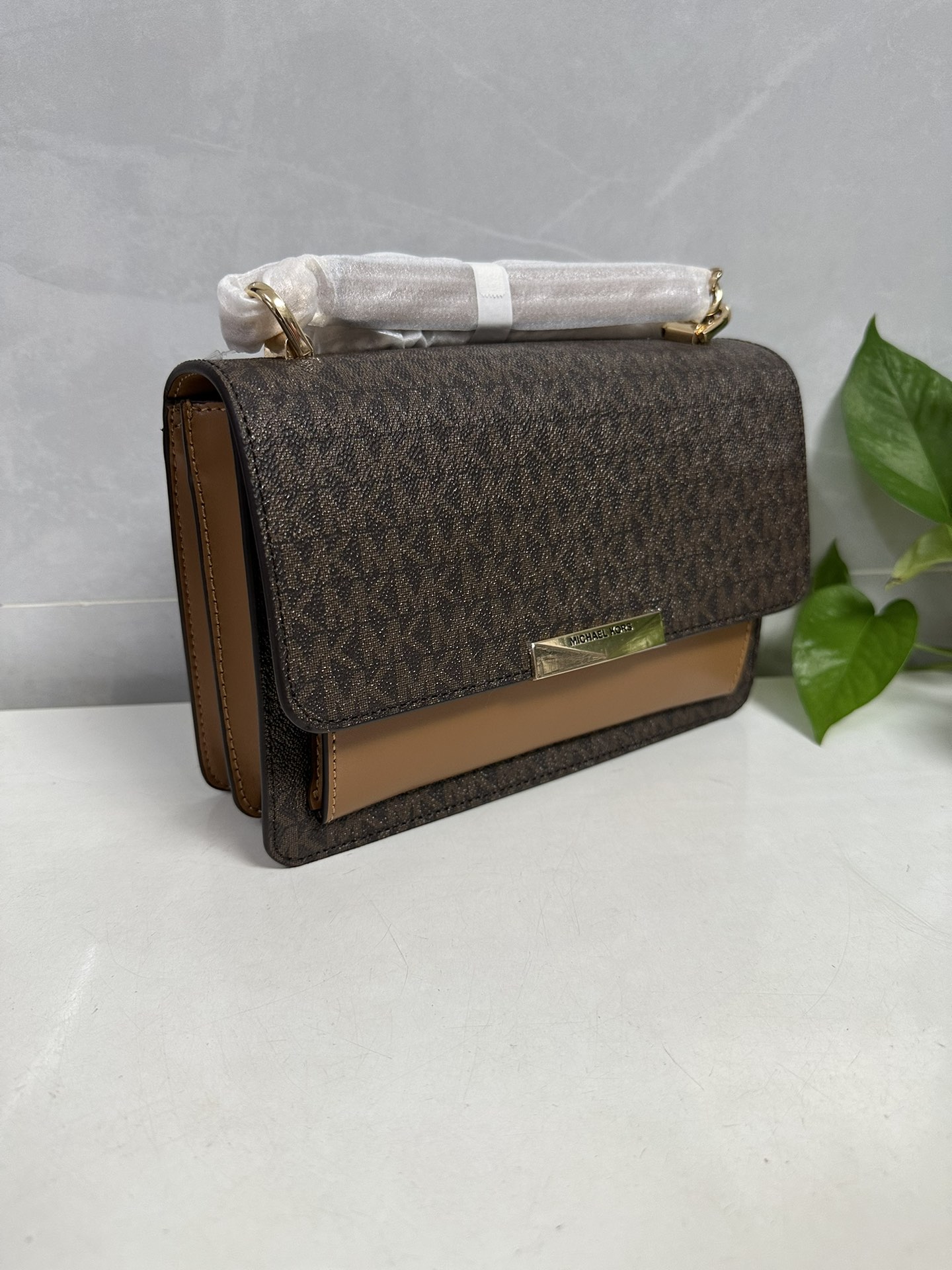 Michael Kors MKJade老花拼皮斜挎包
